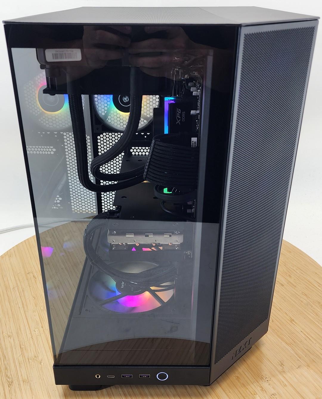 Gaming PC Ryzen 7 7700 32GB RAM 2TB SSD RX 7900 GRE 16GB Windows 11 Computer