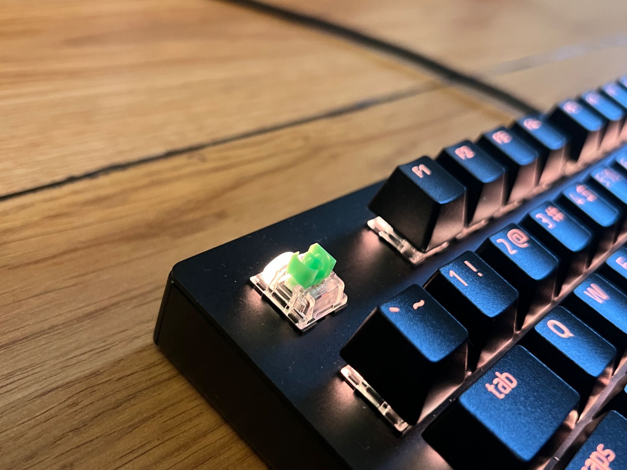 Razer Blackwidow V3, Logitech G502 Hero, HyperX Quadcast S
