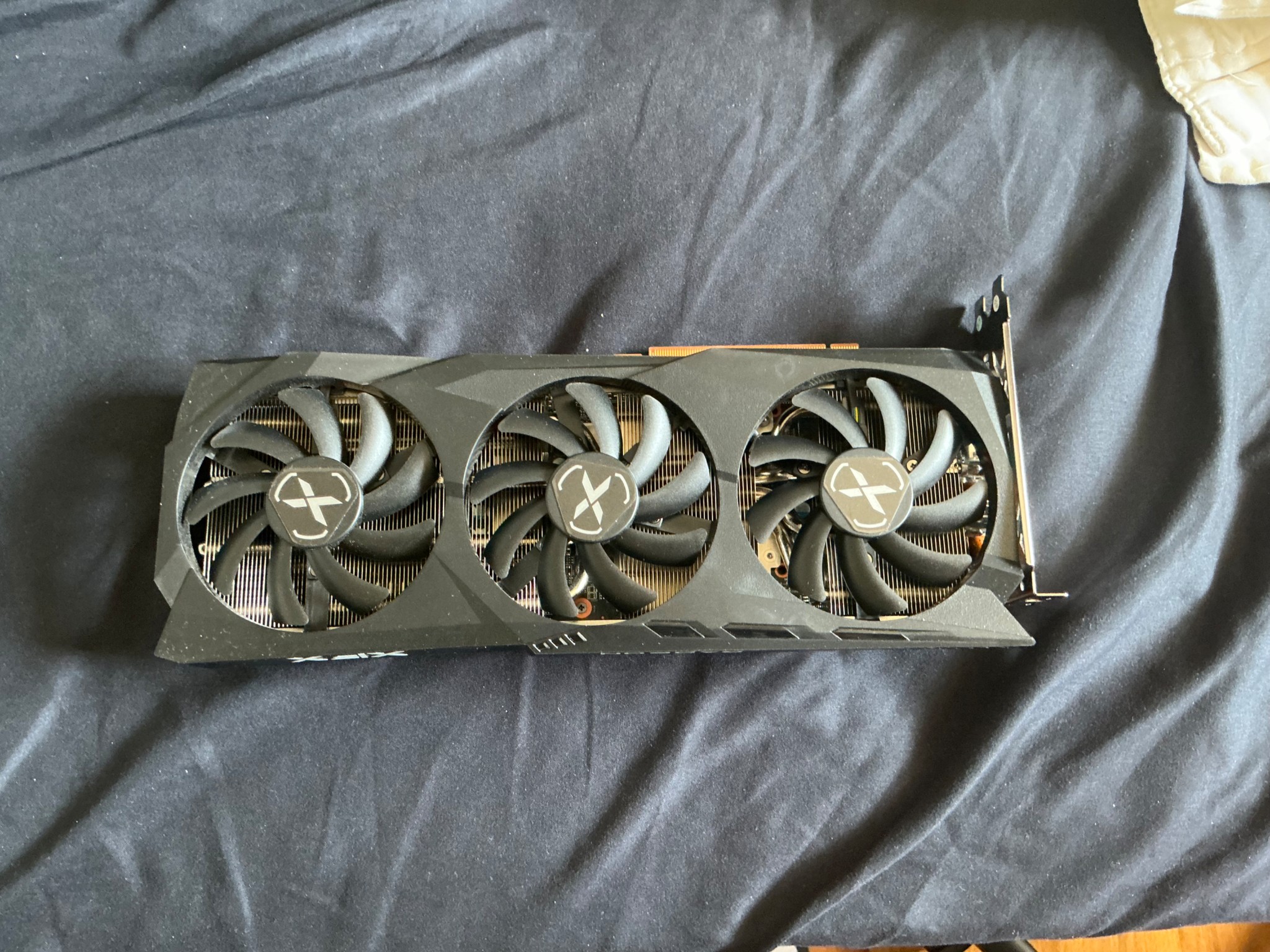 XFX SPEEDSTER SWFT 309 AMD Radeon™ RX 6700 XT CORE Gaming Graphics Card with 12GB GDDR6