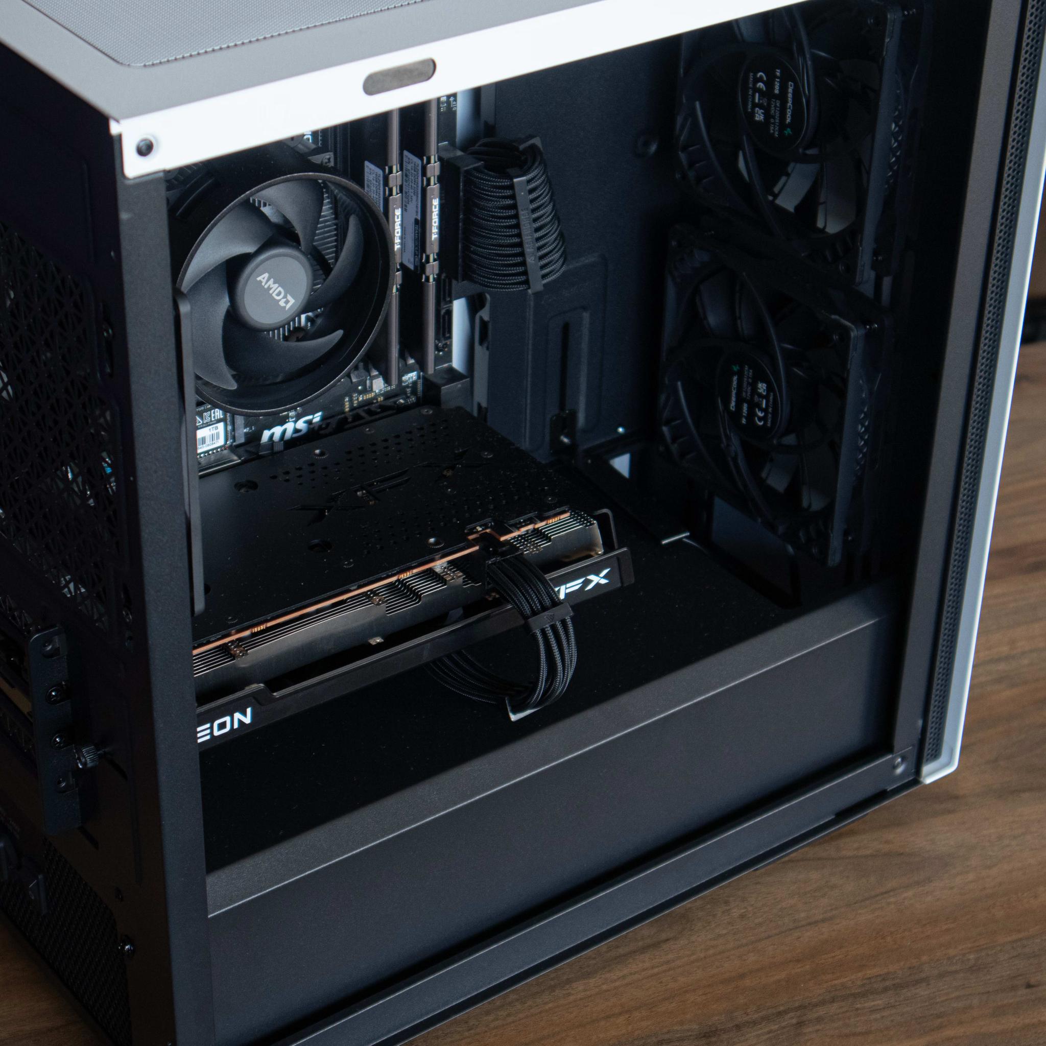 Ryzen 5 4500 / RX 6600XT Mid Range PC Build