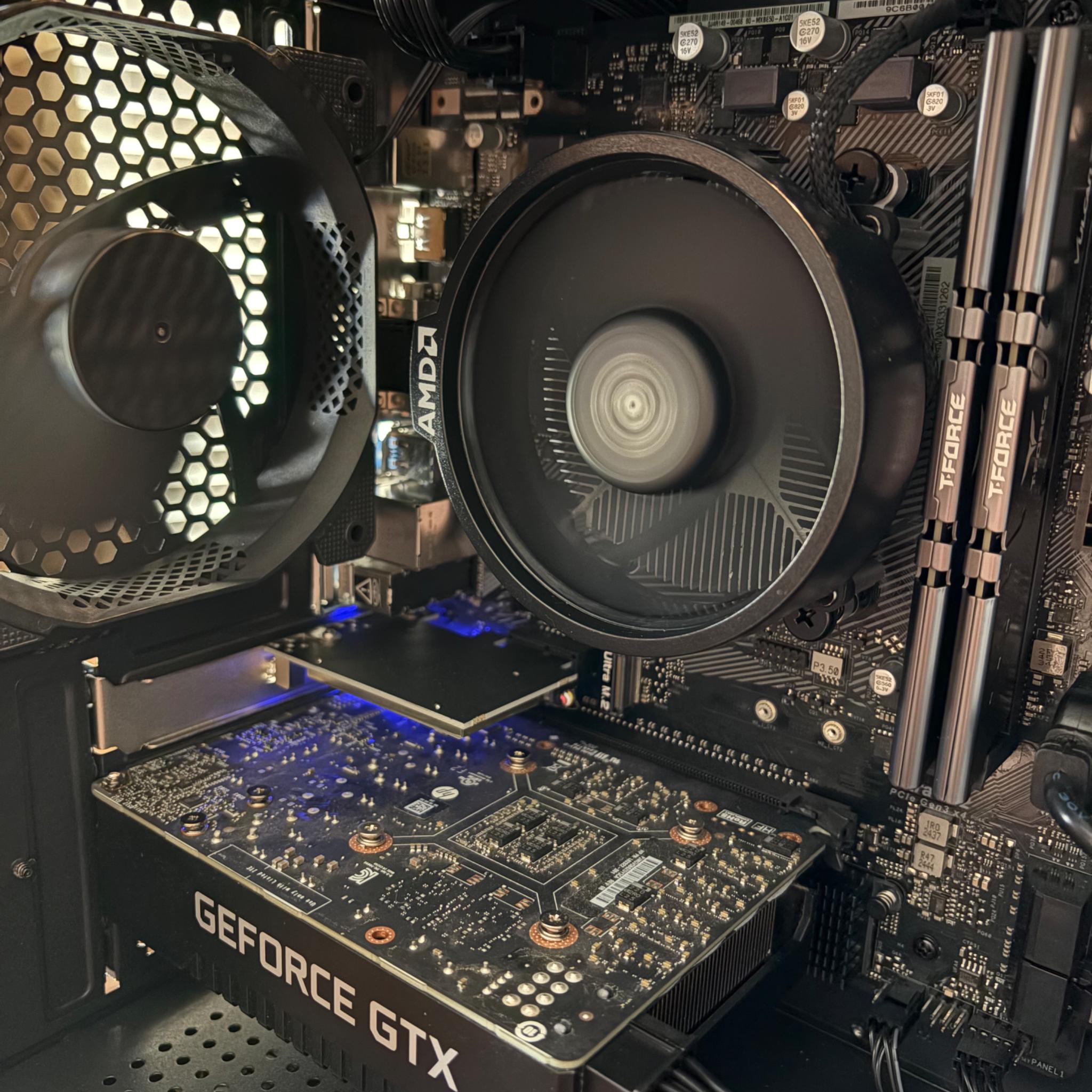 ♟️BLACKOUT♟️ | R5 5500 | 1660 Super | 16GB Ram