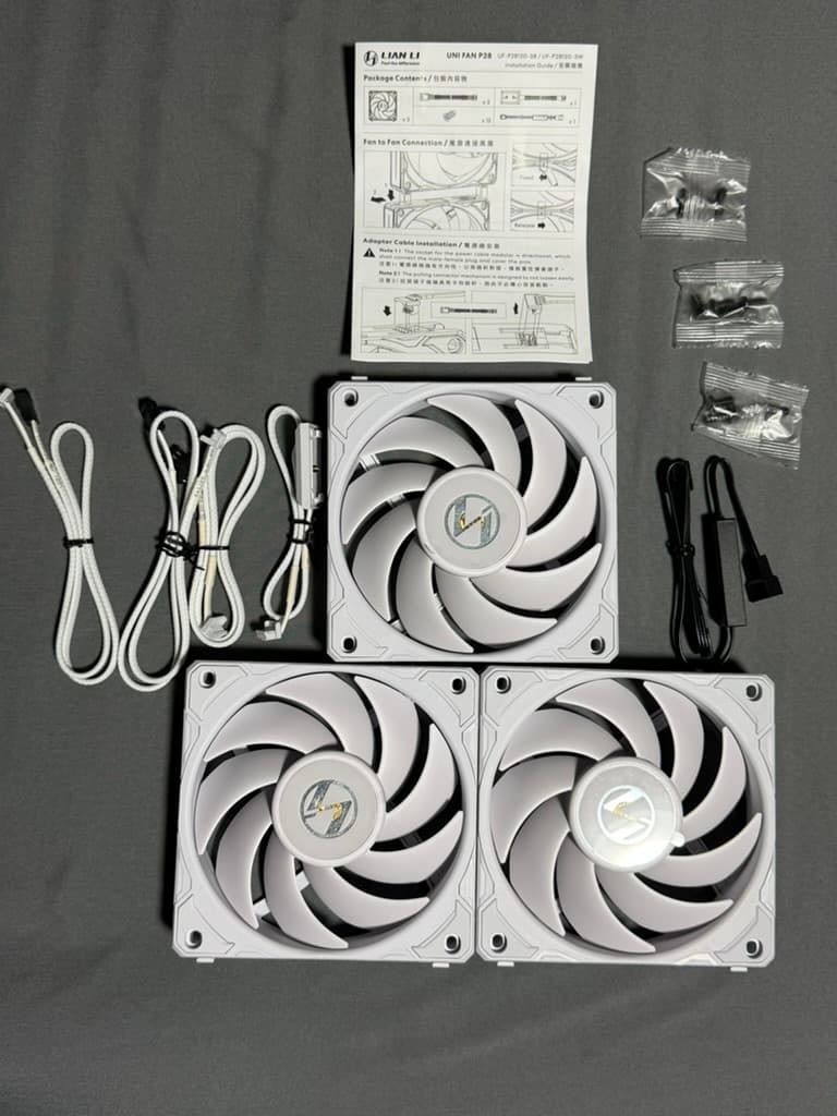UNI FAN Lian Li P28 Triple Pack - White (UF-P28120-3W)