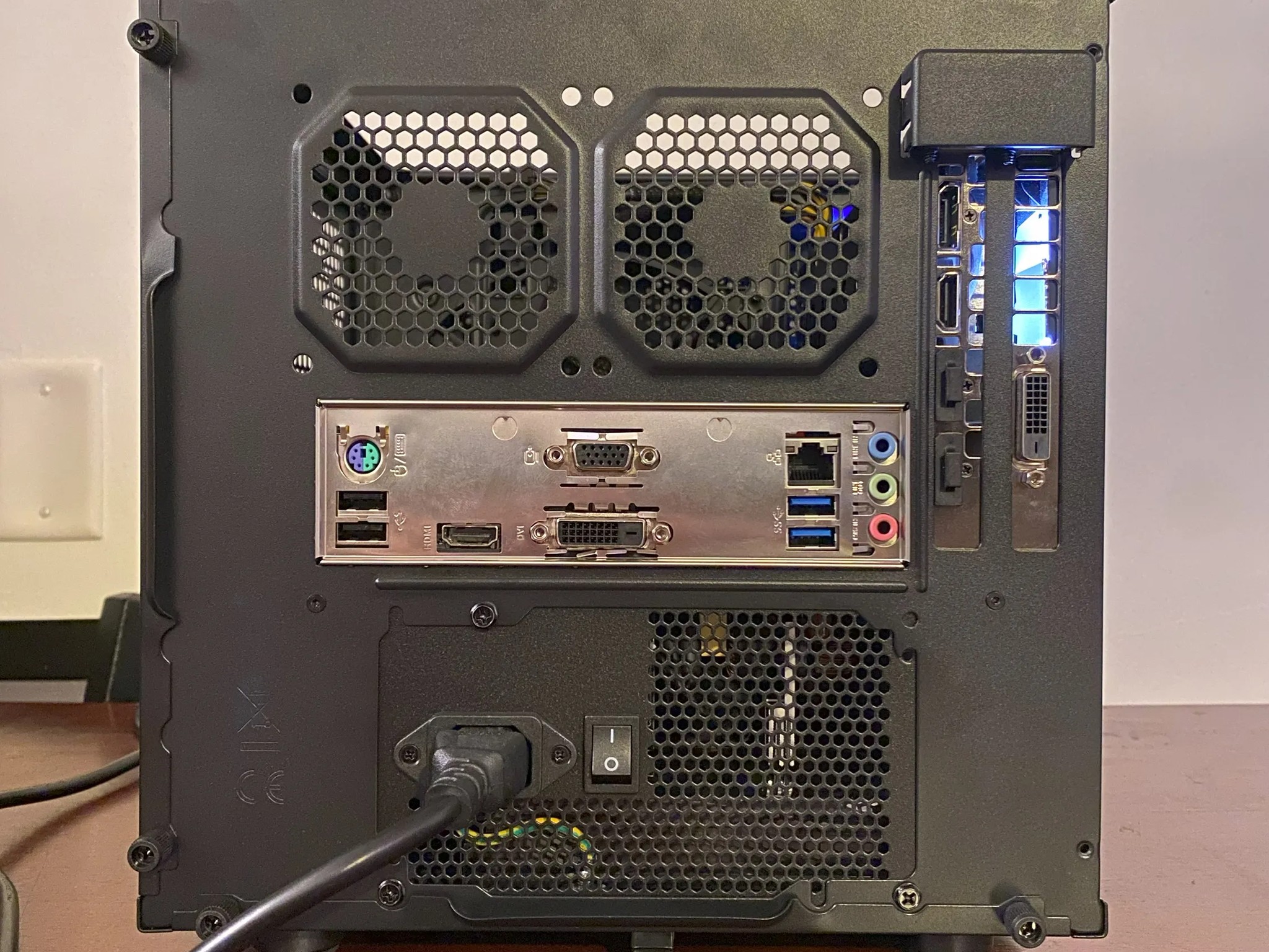 i3 8100 | GTX 1070 | 16gb Ram