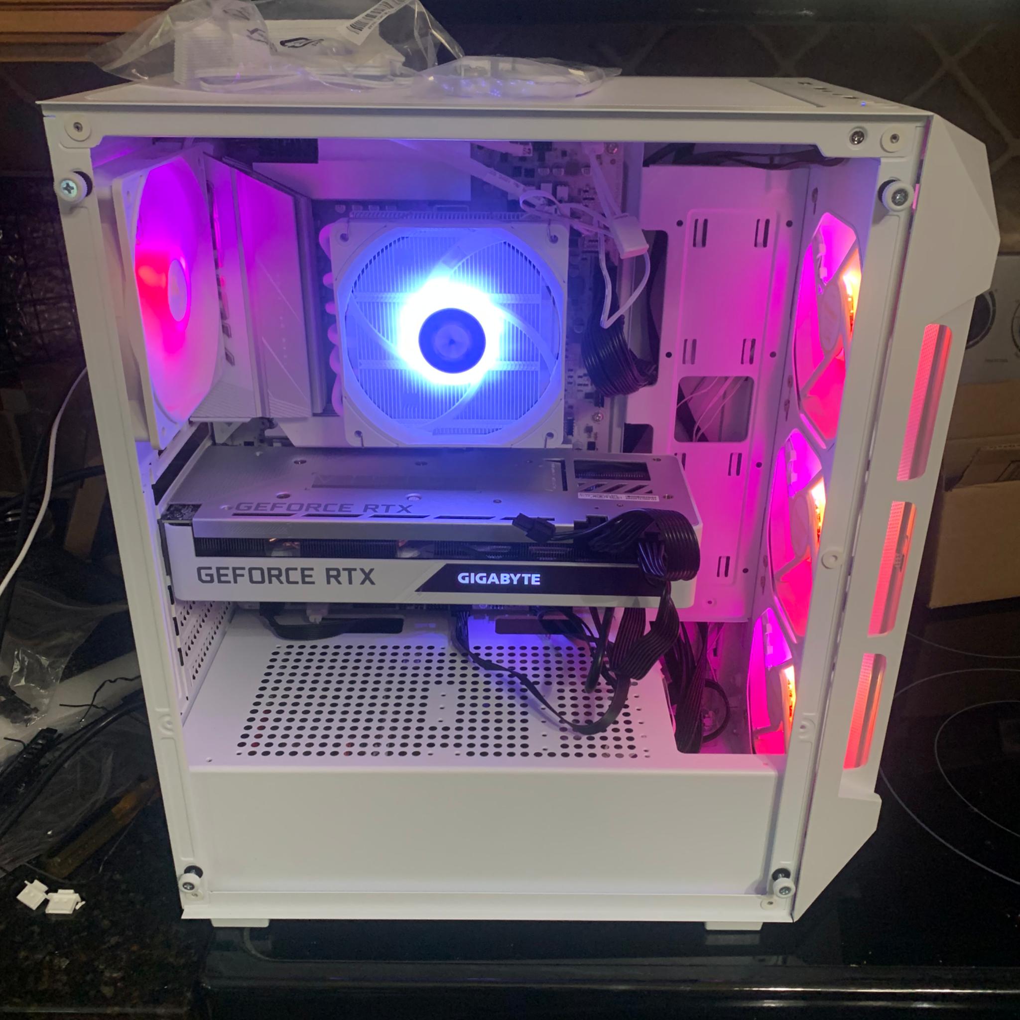 White aura gaming 9600X and RTX 3070