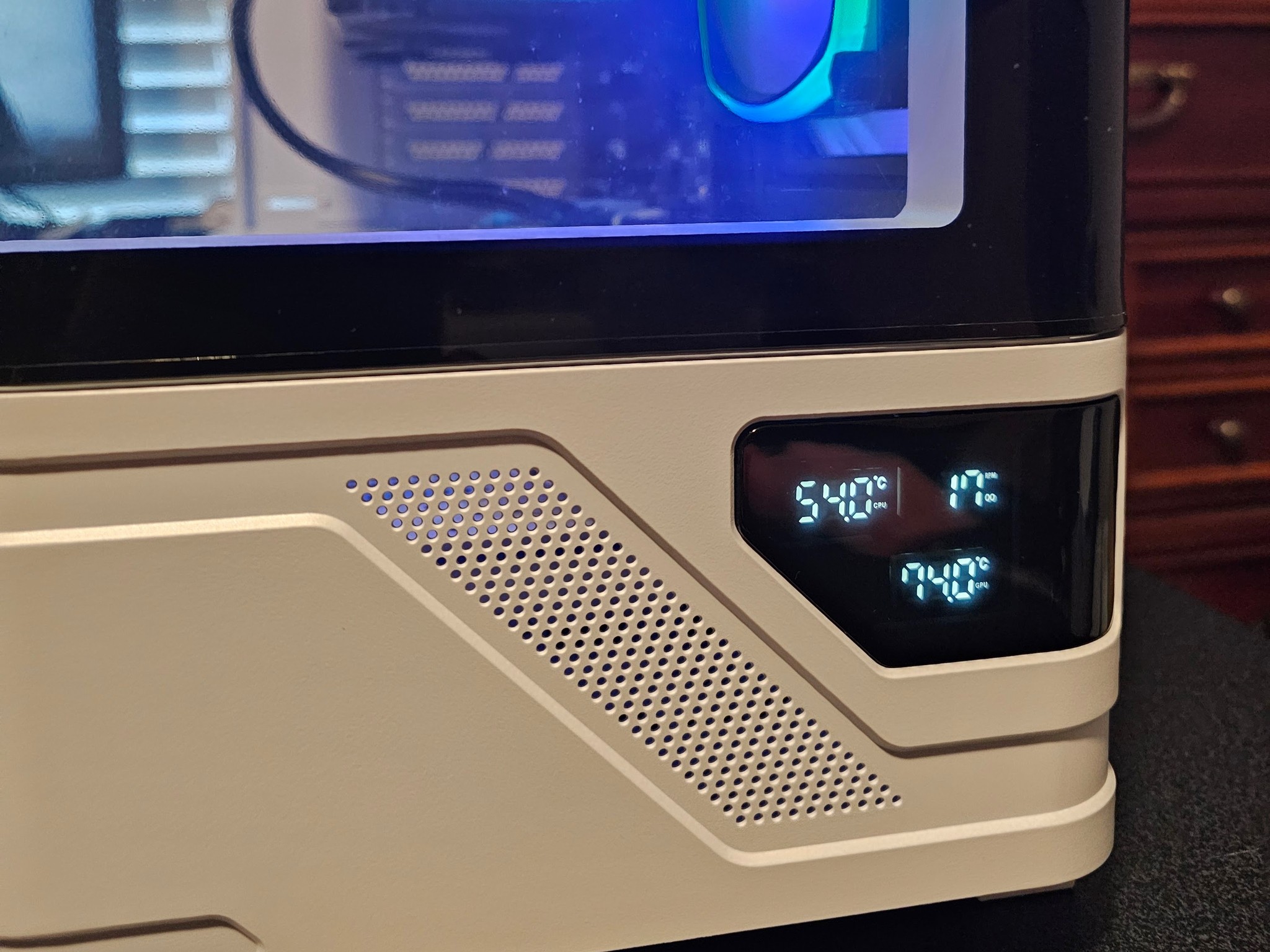 RTX 4070 SUPER / AMD R7 5700X3D / 32GB Ram / 2TB NVME / Windows 11 Pro