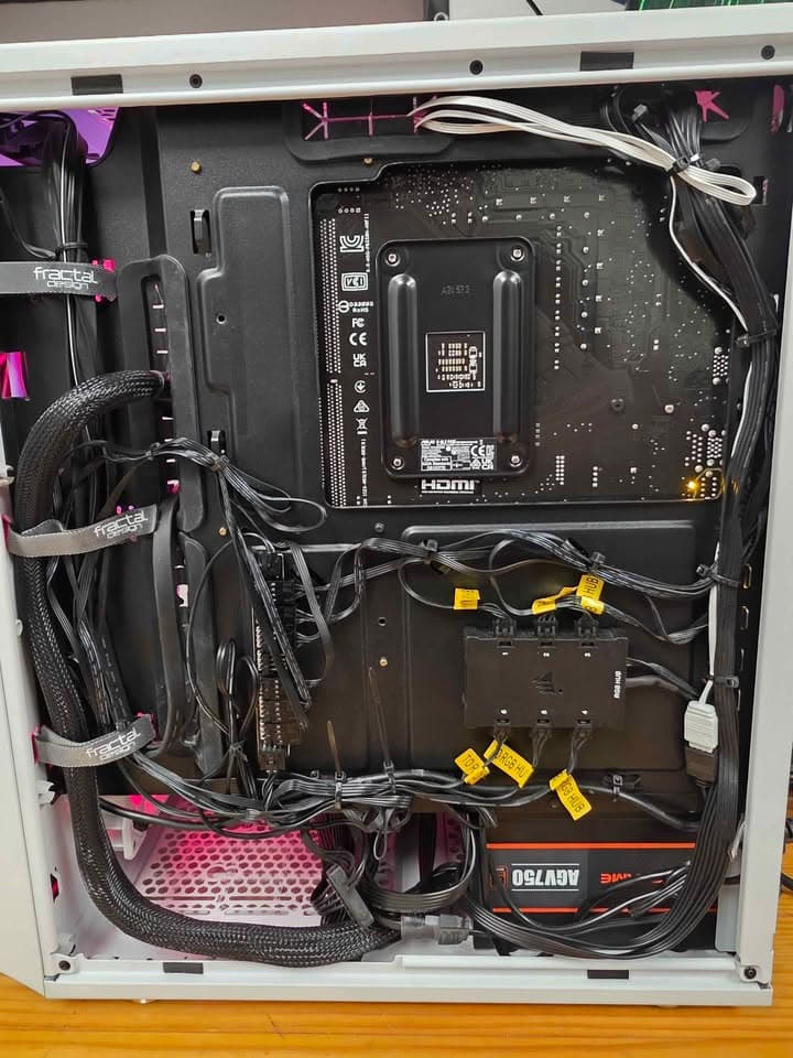1080p Streaming / Gaming PC l Radeon RX 7600 l Ryzen 5 5500 6 Cores 12 Threads l 32GB DDR4 3600 MHz