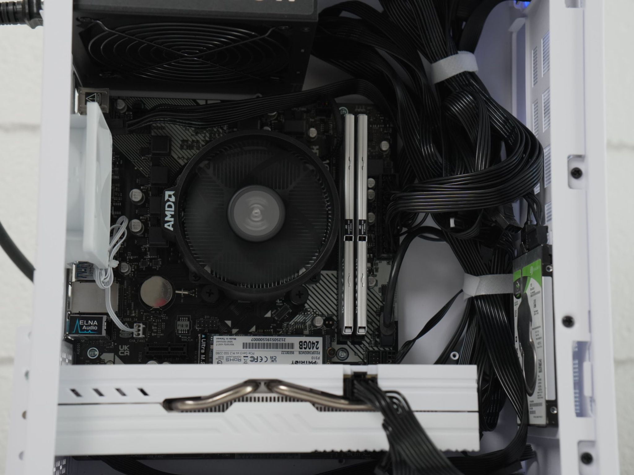 Starter Beast! All new Gaming PC | RYZEN 3 4100 | RX 580 | 16GB RAM | WiFi | Windows 11