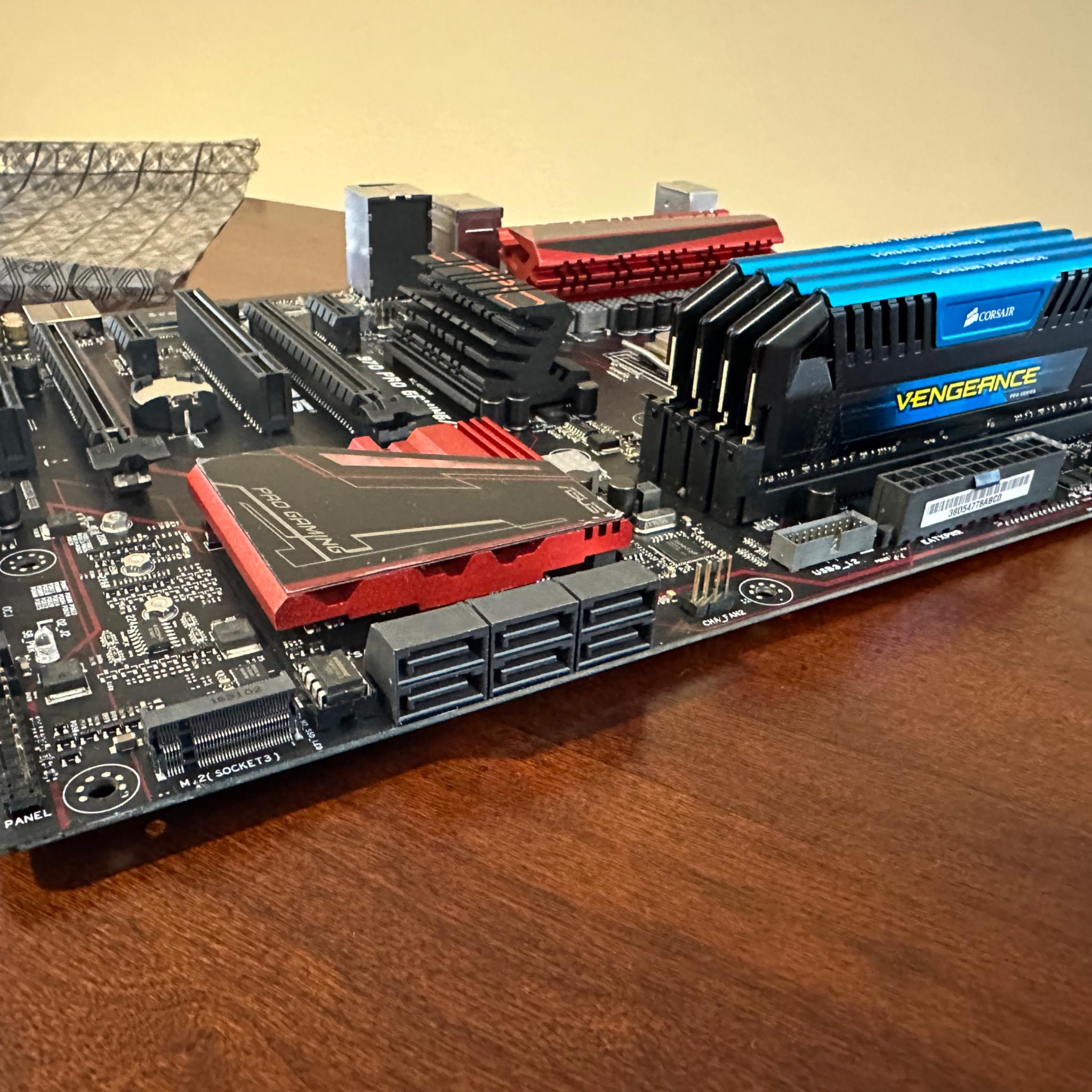 ASUS 970 PRO GAMING/AURA AM3+ w/ AMD FX8320 and Corsair Vengeance 16GB DDR3