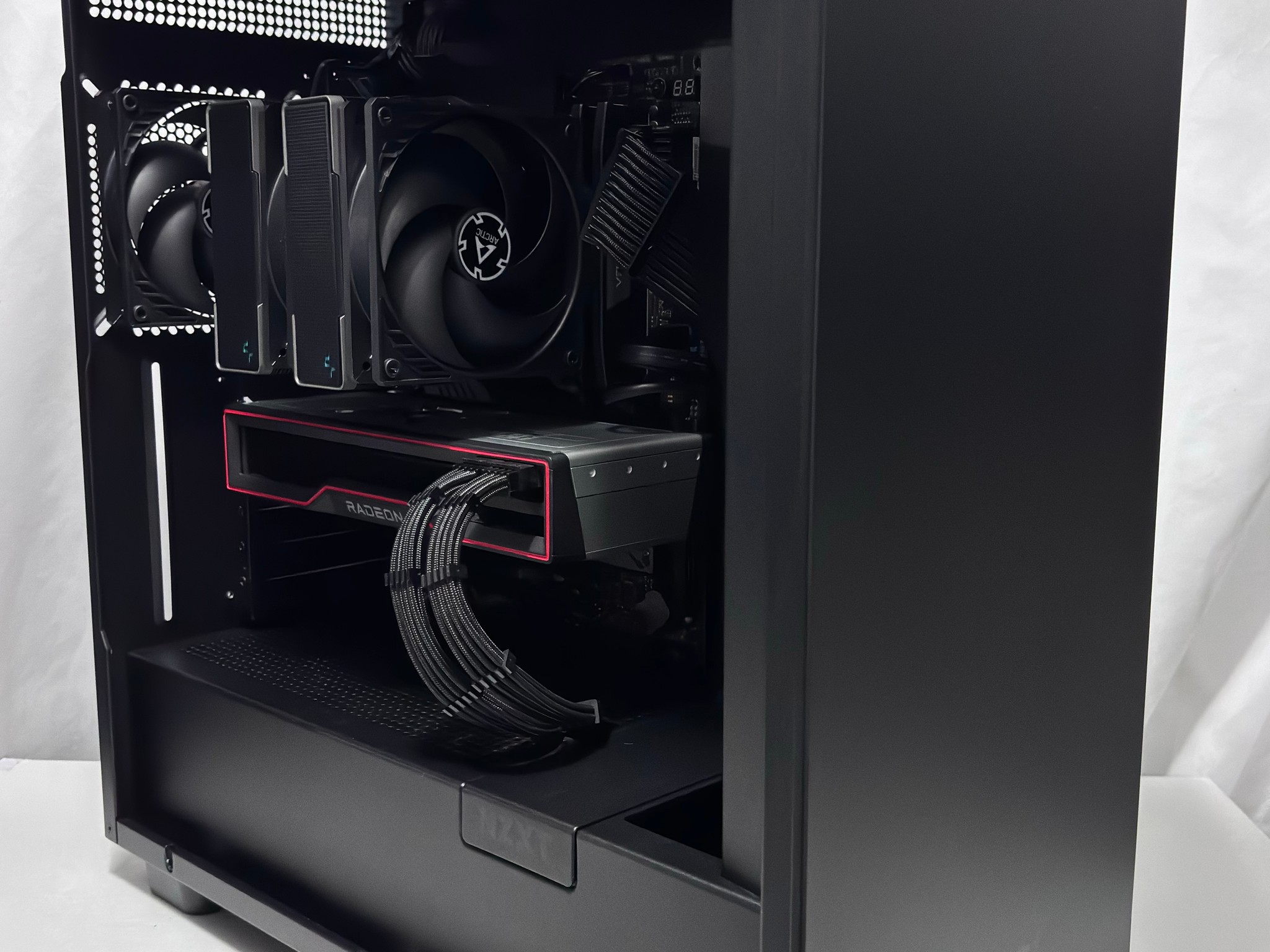 Stealth Gaming PC | i5-14600KF | RX 6900XT | 32GB DDR5 | 1TB SSD