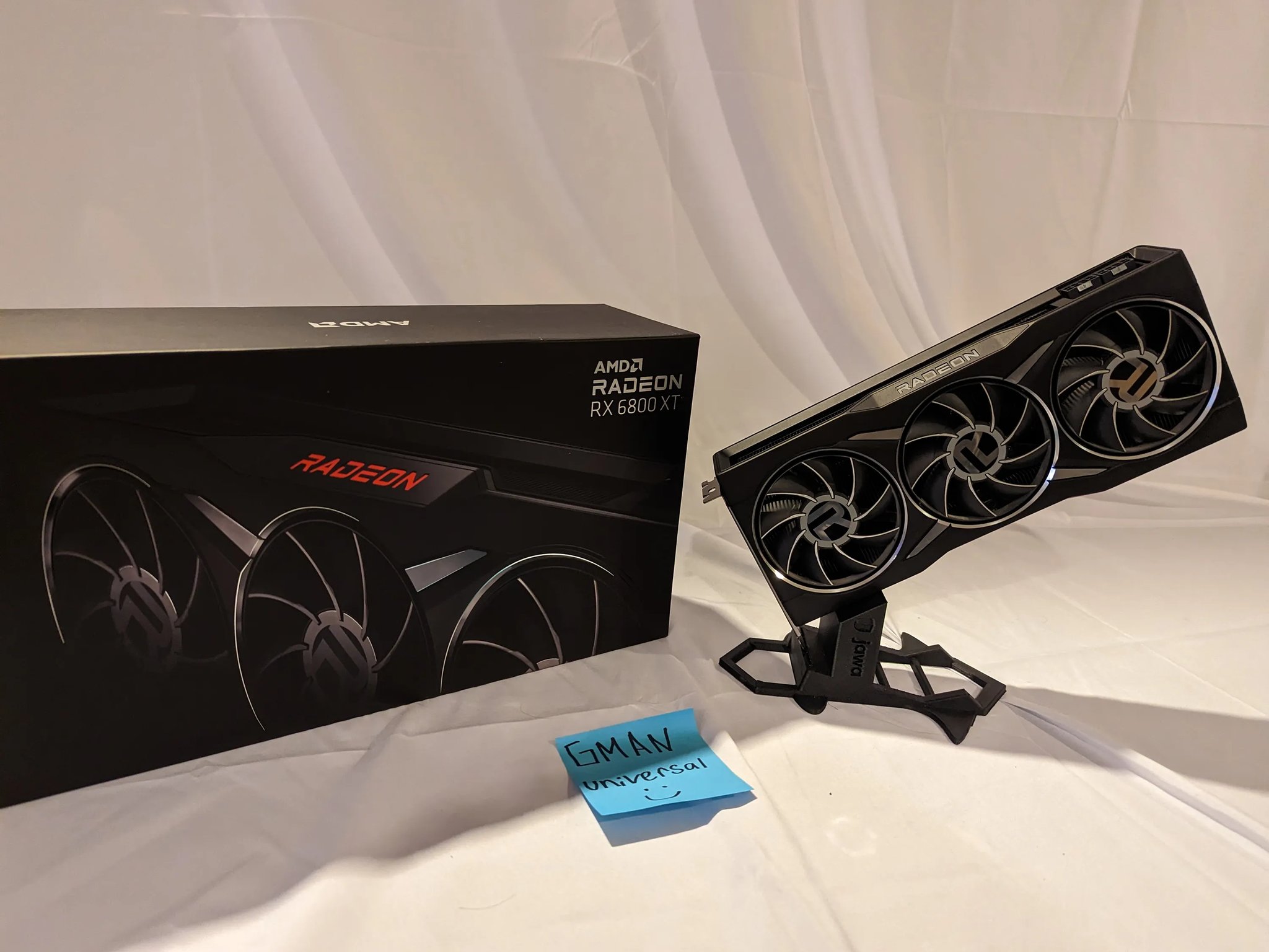 Limited Edition AMD Radeon RX 6800 XT Midnight Black 16GB