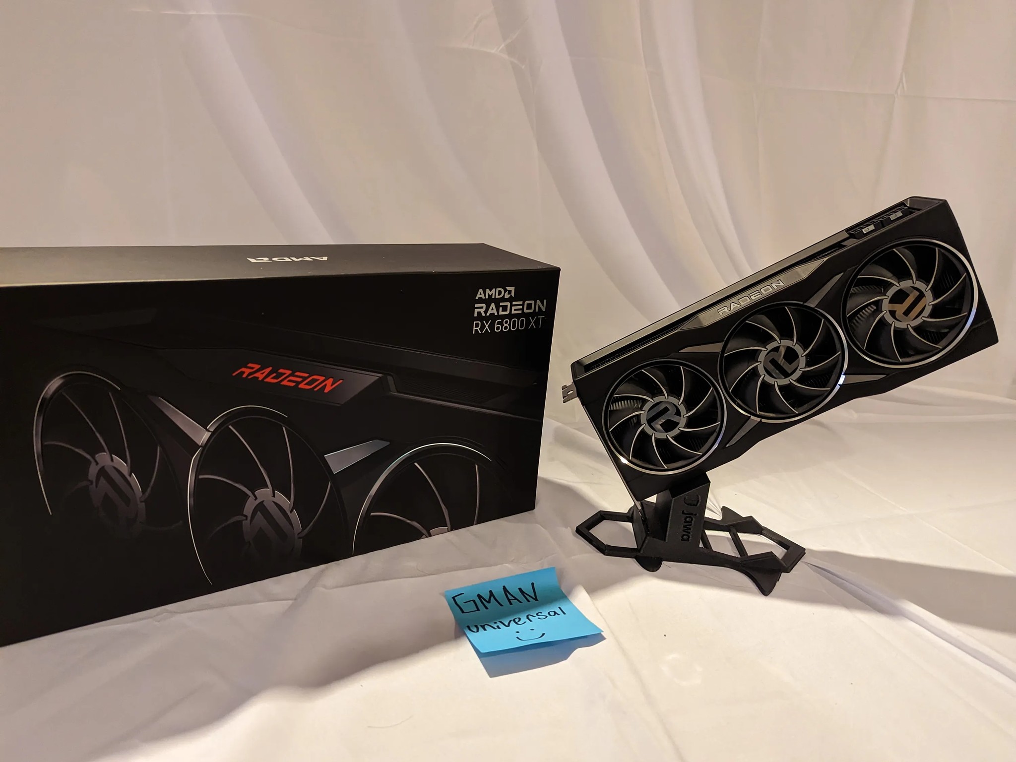 Limited Edition AMD Radeon RX 6800 XT Midnight Black 16GB