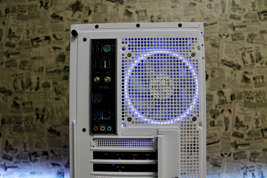 🔳 Winter Ti | Ryzen 5 5600 | 32GB Ram | 2080 TI | 1TB M.2 | W11 +