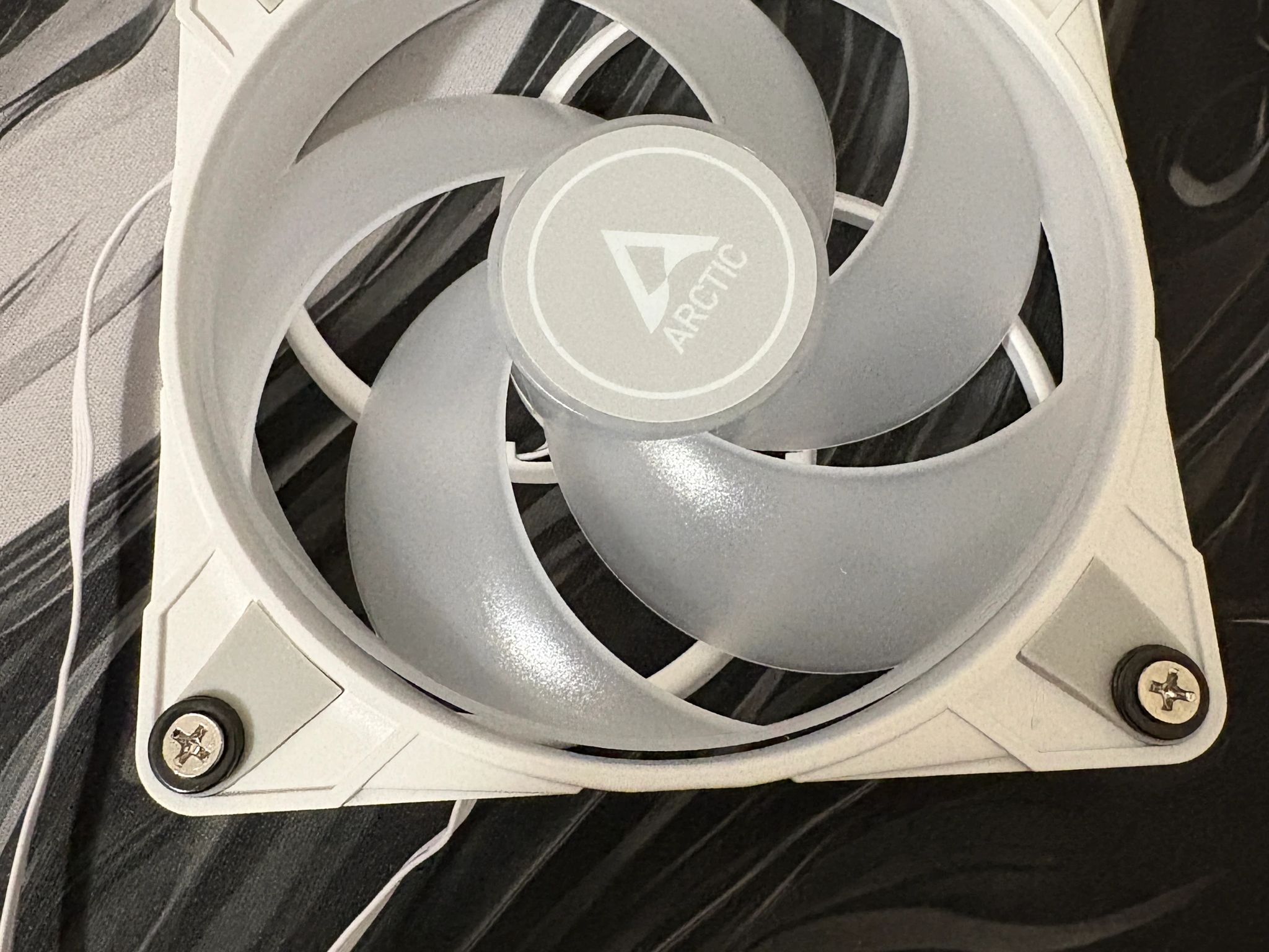 Arctic Liquid Freezer 3 - 360 A-RGB - White + 4 Arctic White RGB Fans