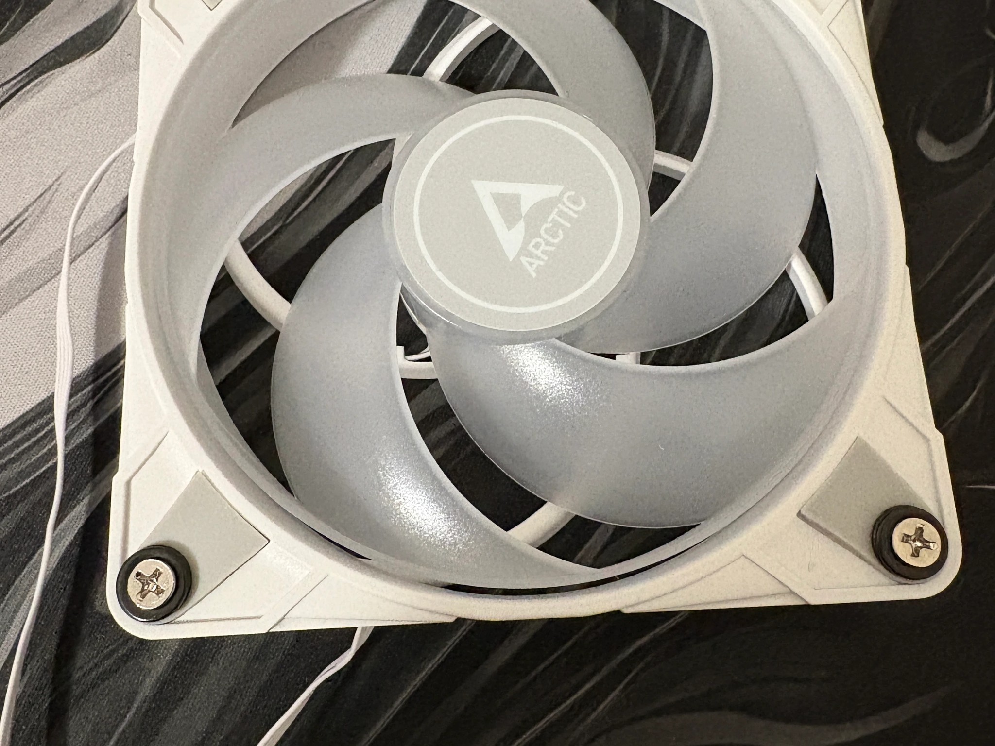 Arctic Liquid Freezer 3 - 360 A-RGB - White + 4 Arctic White RGB Fans