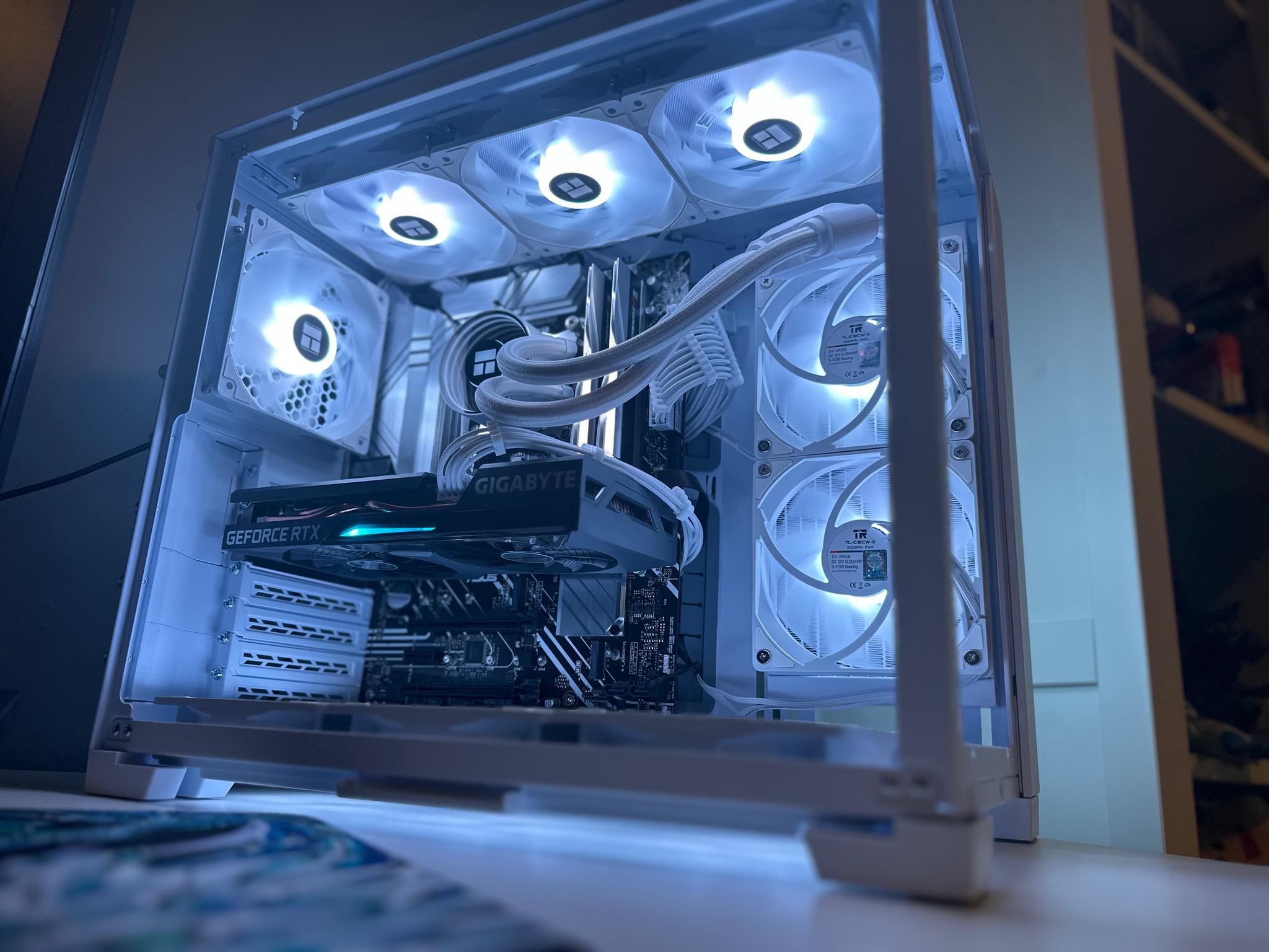 ❄️Icebox❄️ RTX 3060 | i3 13100 | 32GB DDR5