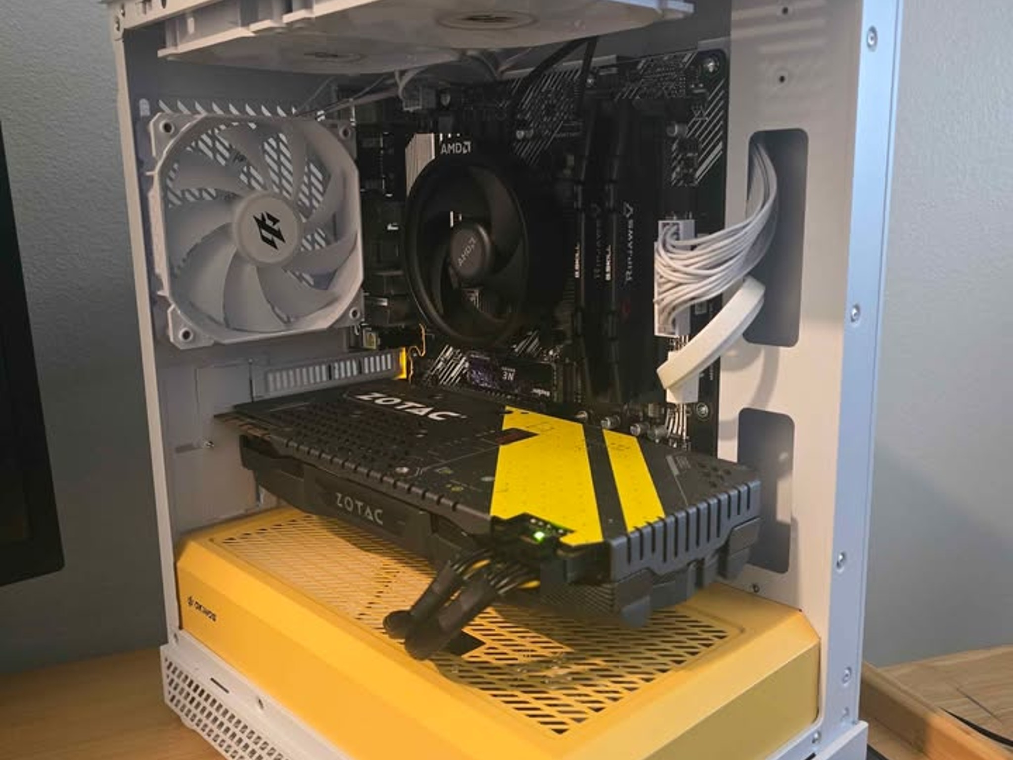 Custom Gaming PC Build "Charlie Brown"