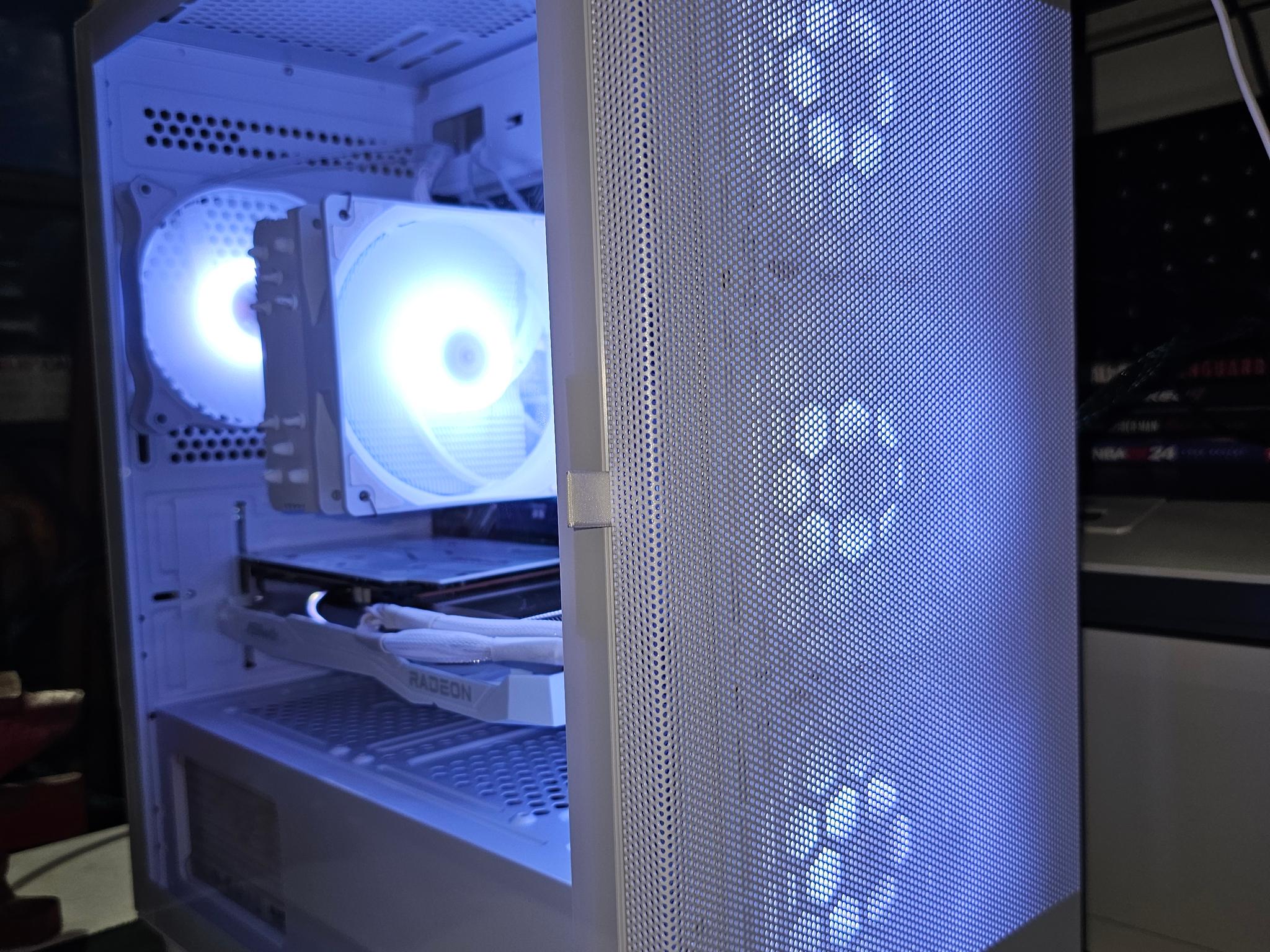 White gaming pc Ryzen 5 5500 rx 6600 8gb