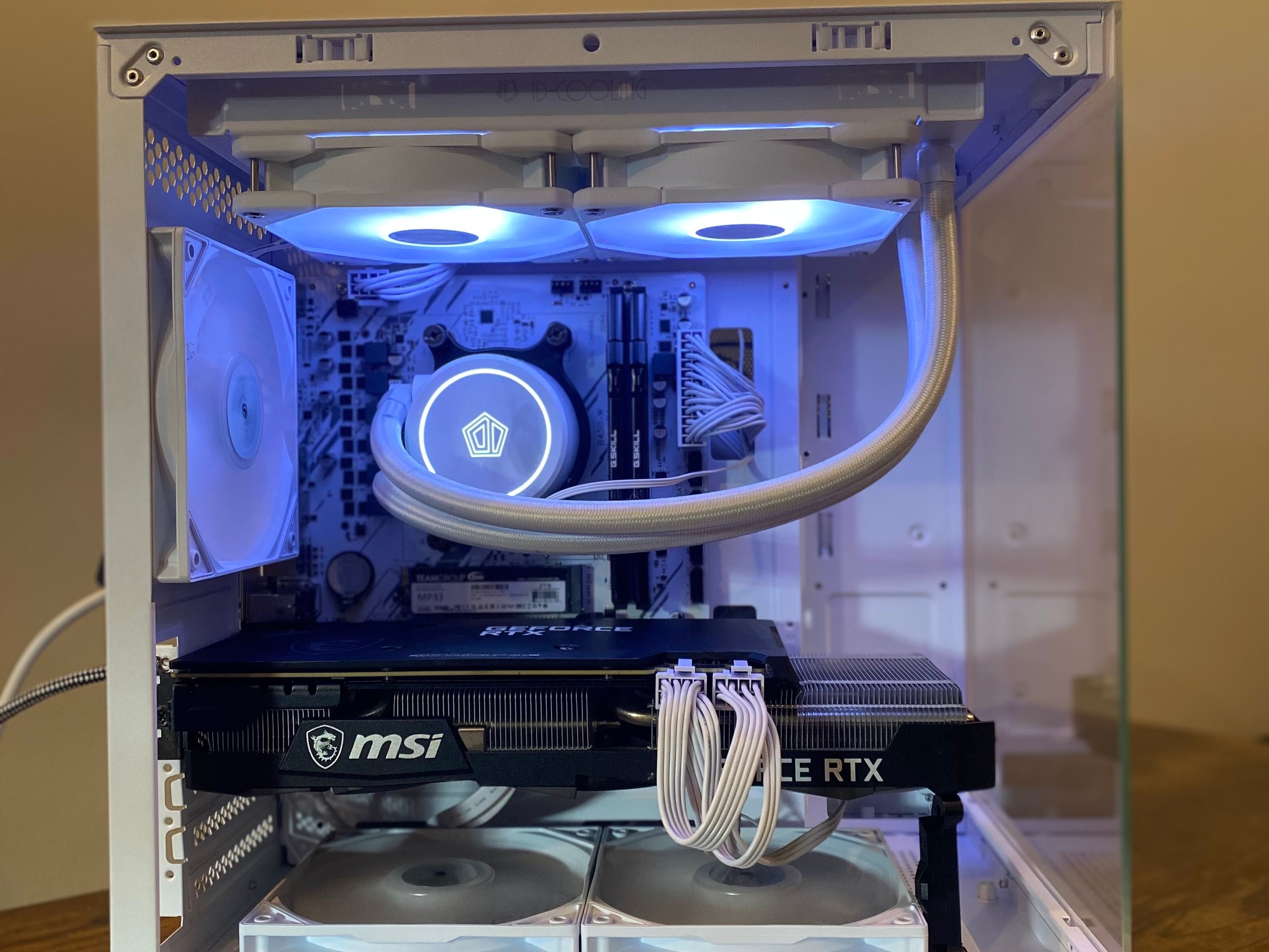 WHITE GAMING PC | RTX 3070 8gb | Ryzen 5 5600gt | 32 gb DDR4 Ram | 2 tb NVME SSD | Windows 11 + WIFI