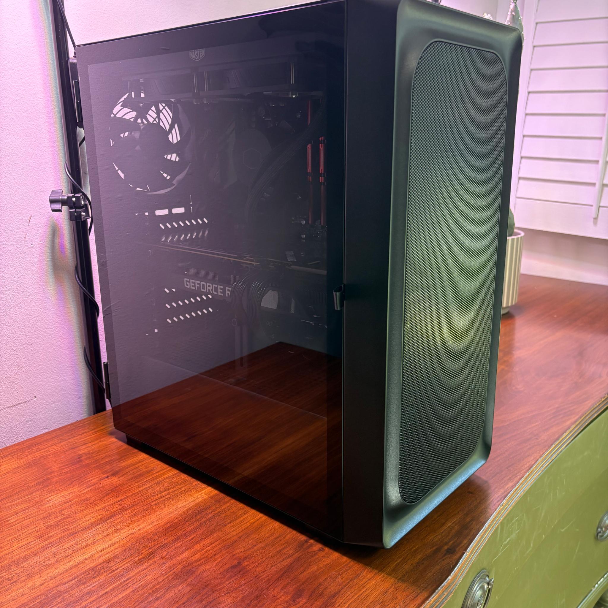 RTX 3070 | Ryzen 5 5600X | 32GB DDR4 | 1TB Total SSD's | 650W PSU | 5 x Fans | AIO
