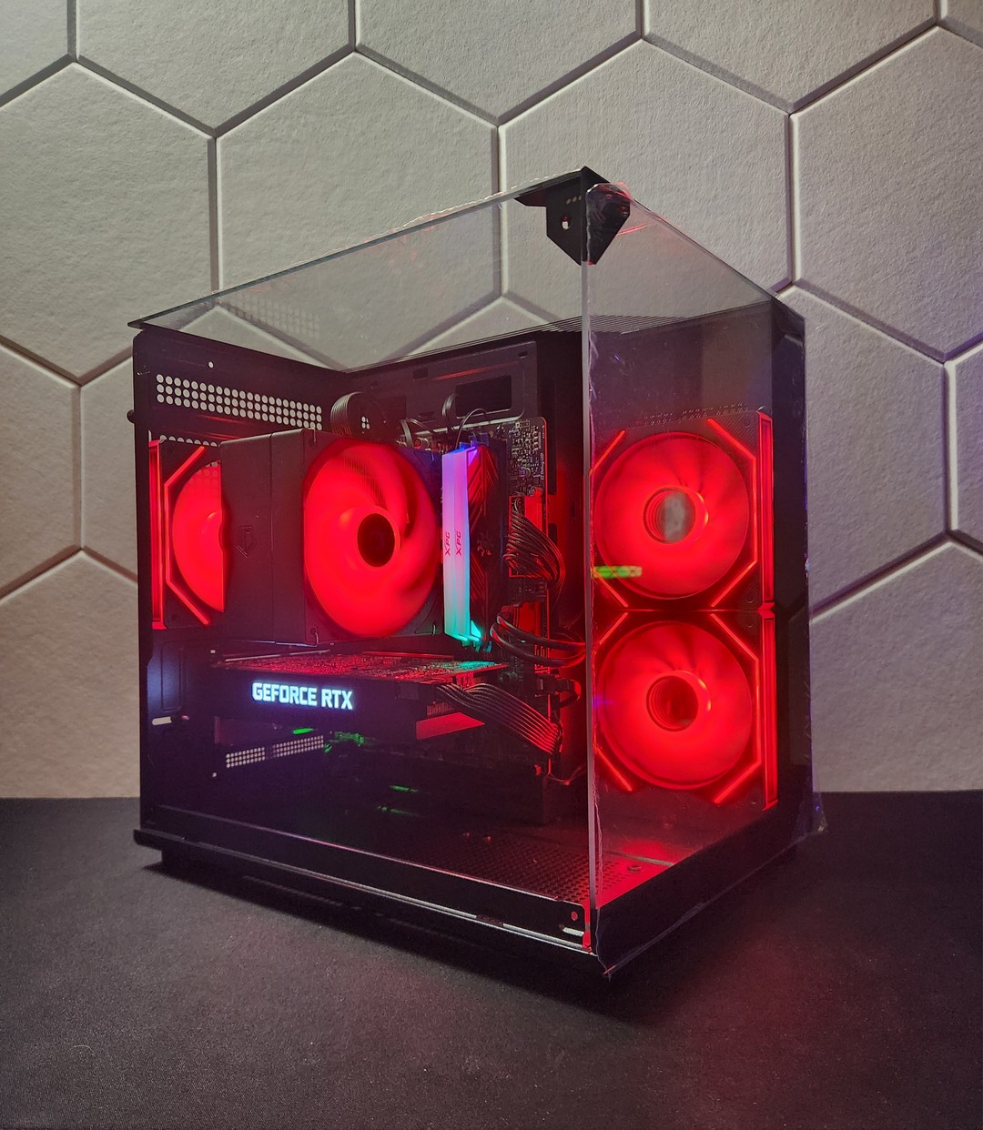 RTX 2060 | Intel I5 10400F | 16GB DDR4 | 256GB SSD + 1TB HDD