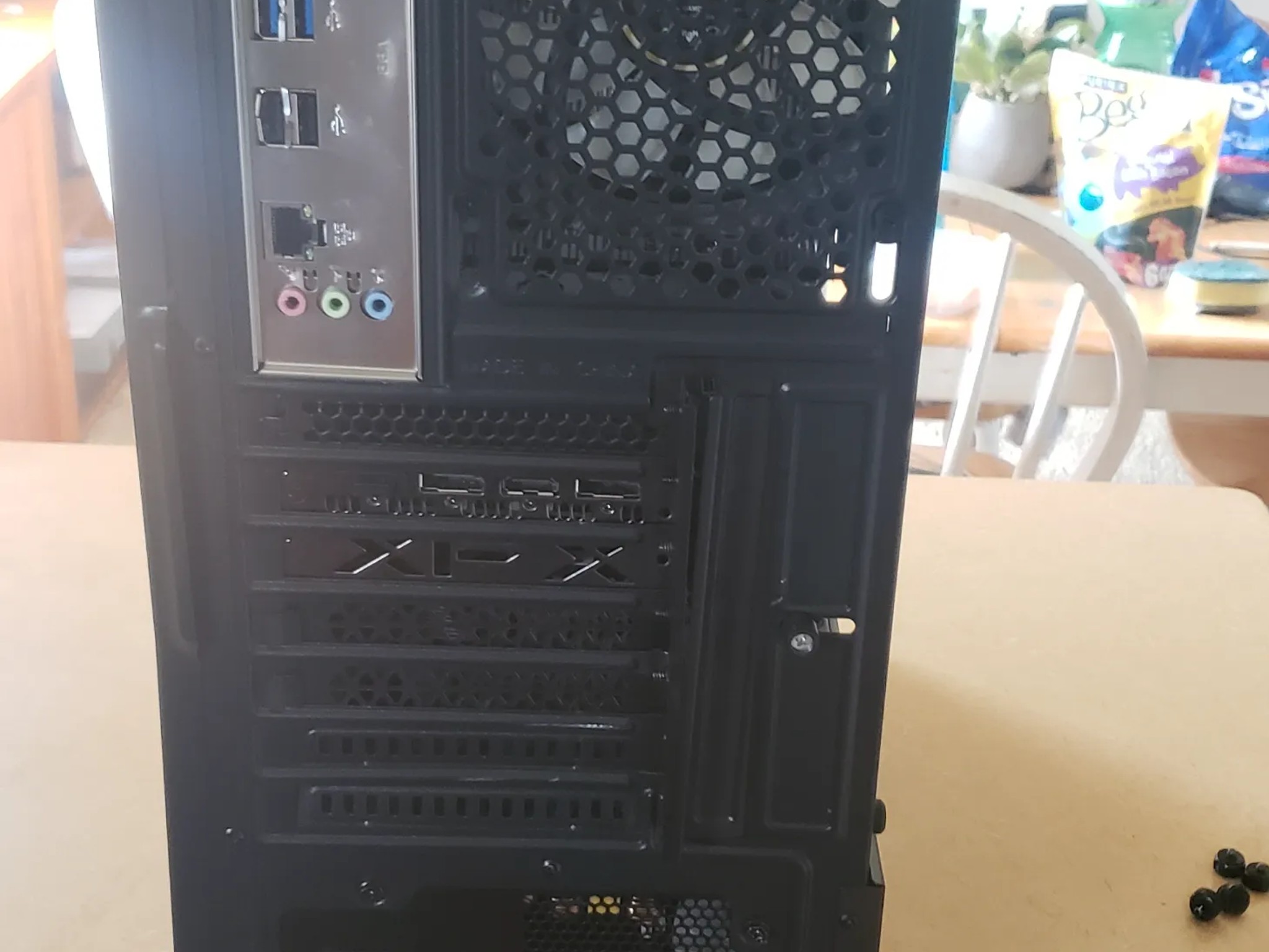 Xeon CPU 12 core GTX 1070 32GB DDR4 budget gaming pc