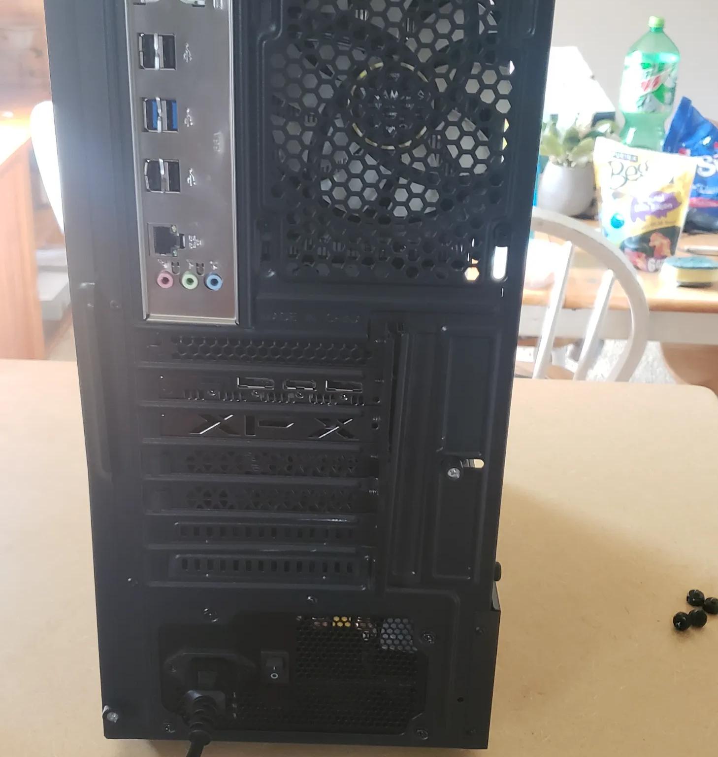 Xeon CPU 12 core GTX 1070 32GB DDR4 budget gaming pc