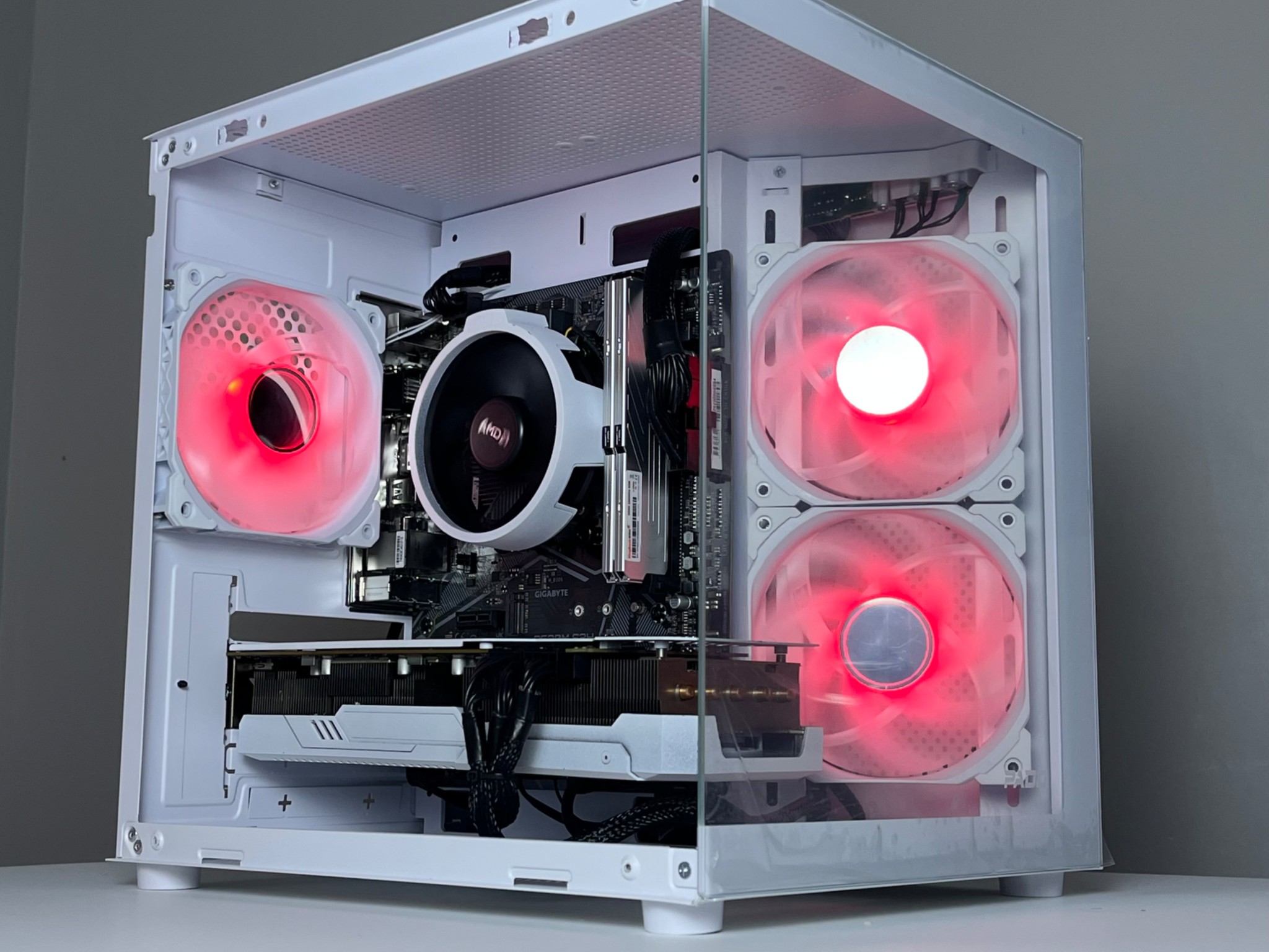 ❄️STARLIGHT ALL WHITE CUTOM GAMING PC RX 5700XT❄️