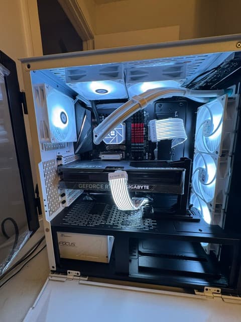 AMD AM4 new build Whiteout RTX 4070 Ti Gaming PC Build (12-Core Ryzen) + 2K and 1080p Monitors