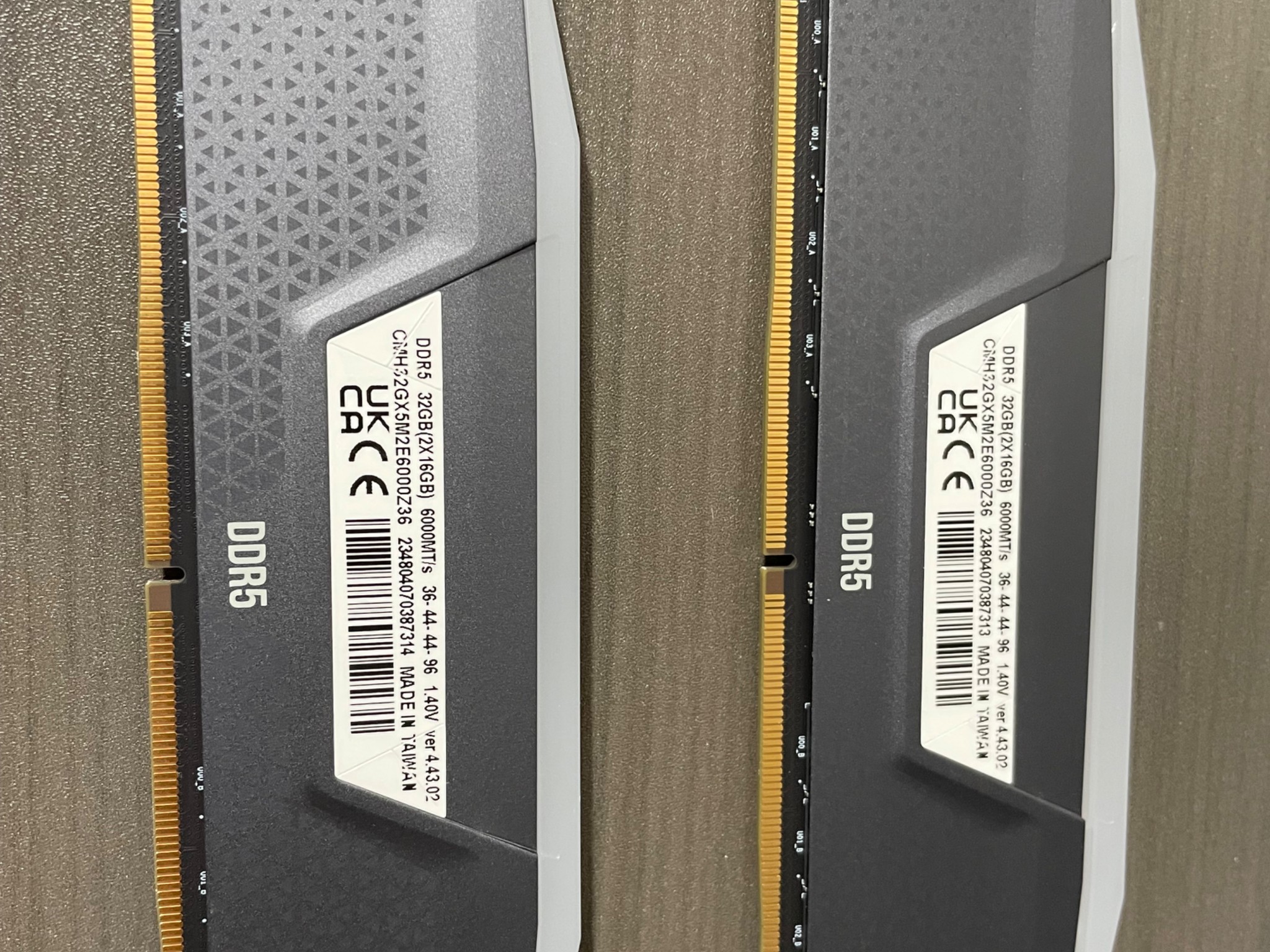 LIKE NEW Corsair Vengeance RGB DDR5 32GB (2x16GB) 6000Mhz CL36