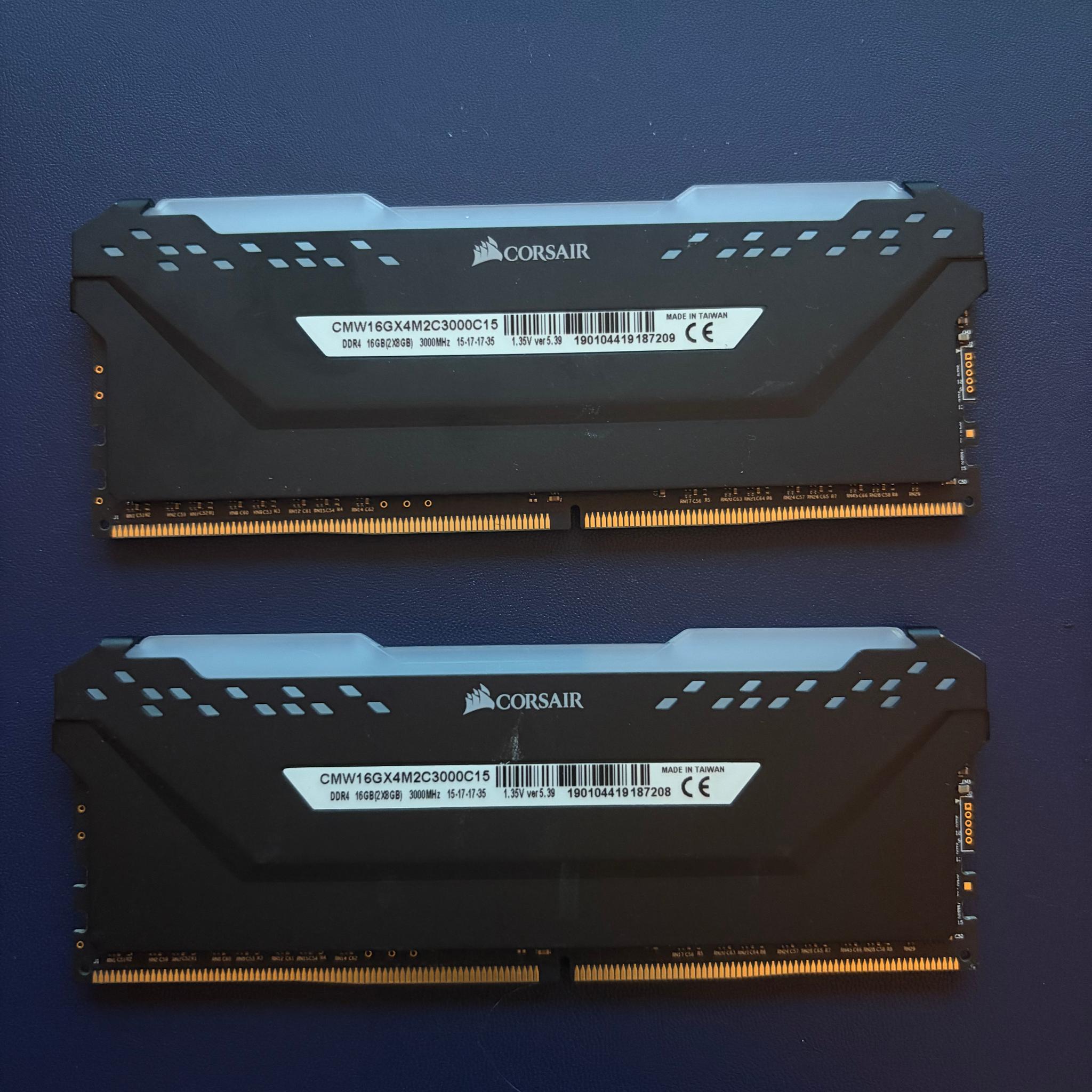 16GB (2 x 8GB) Corsair Vengeance RGB PRO DDR4