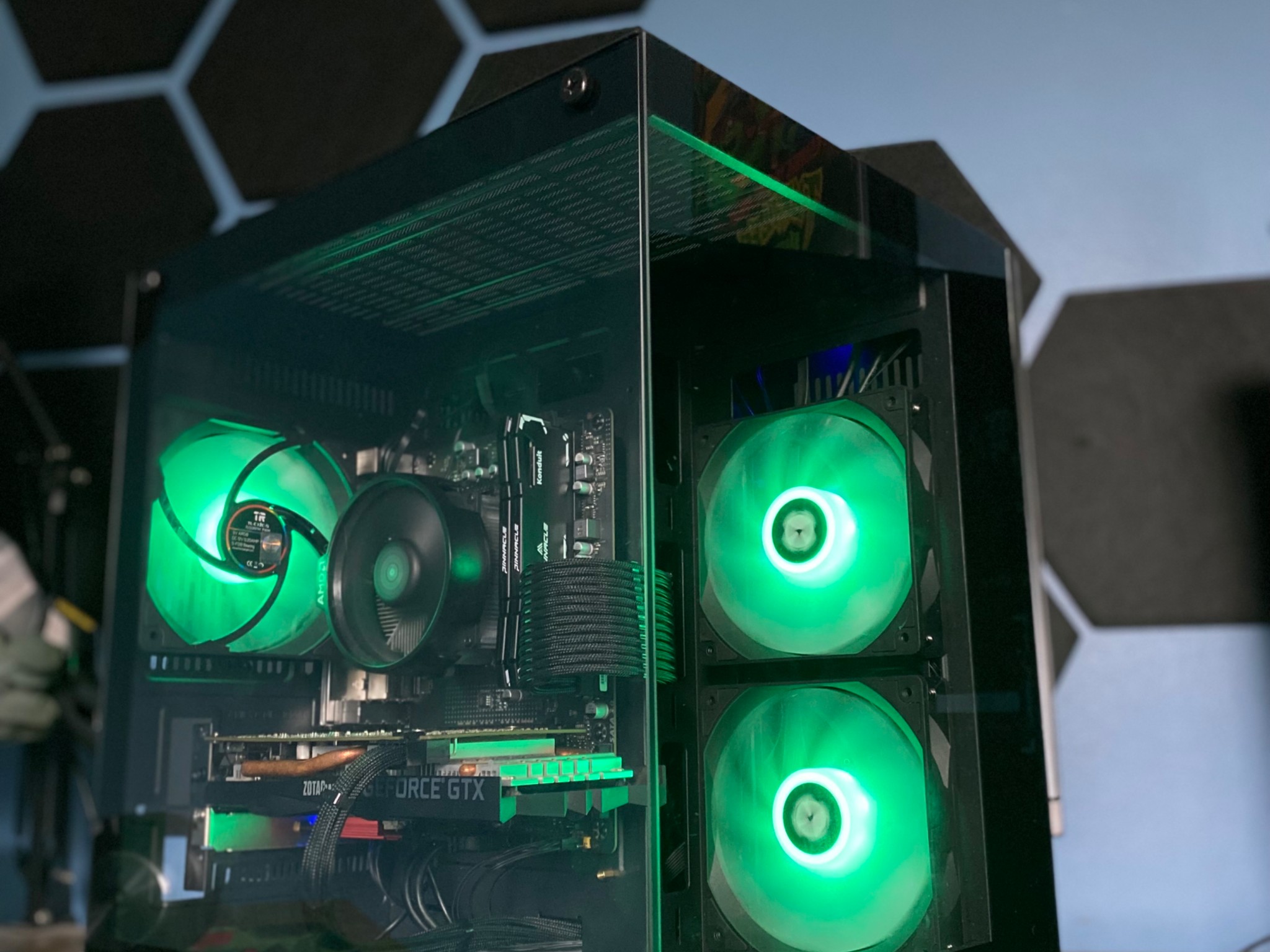 Custom Gaming PC | GeForce GTX 1660 | Ryzen 5 2600 | 16GB RAM | Windows 11 + WIFI & BT |