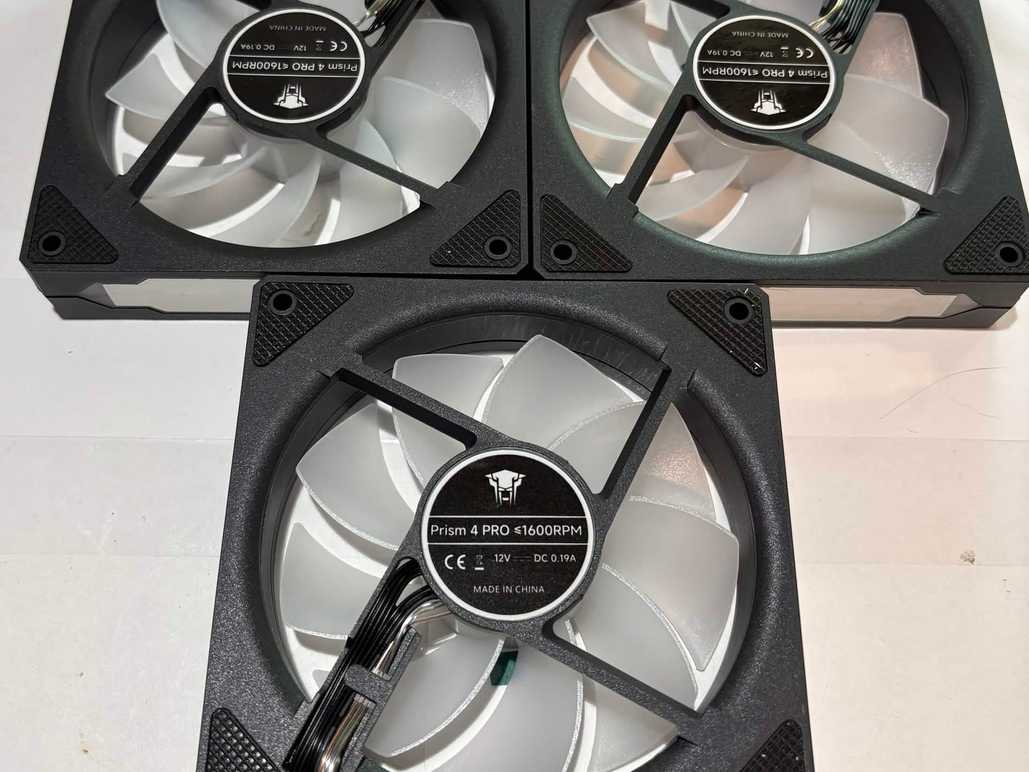 Jungle Leopard Prism 4 PRO Black/White ARGB PWM Fans – 3 Pack