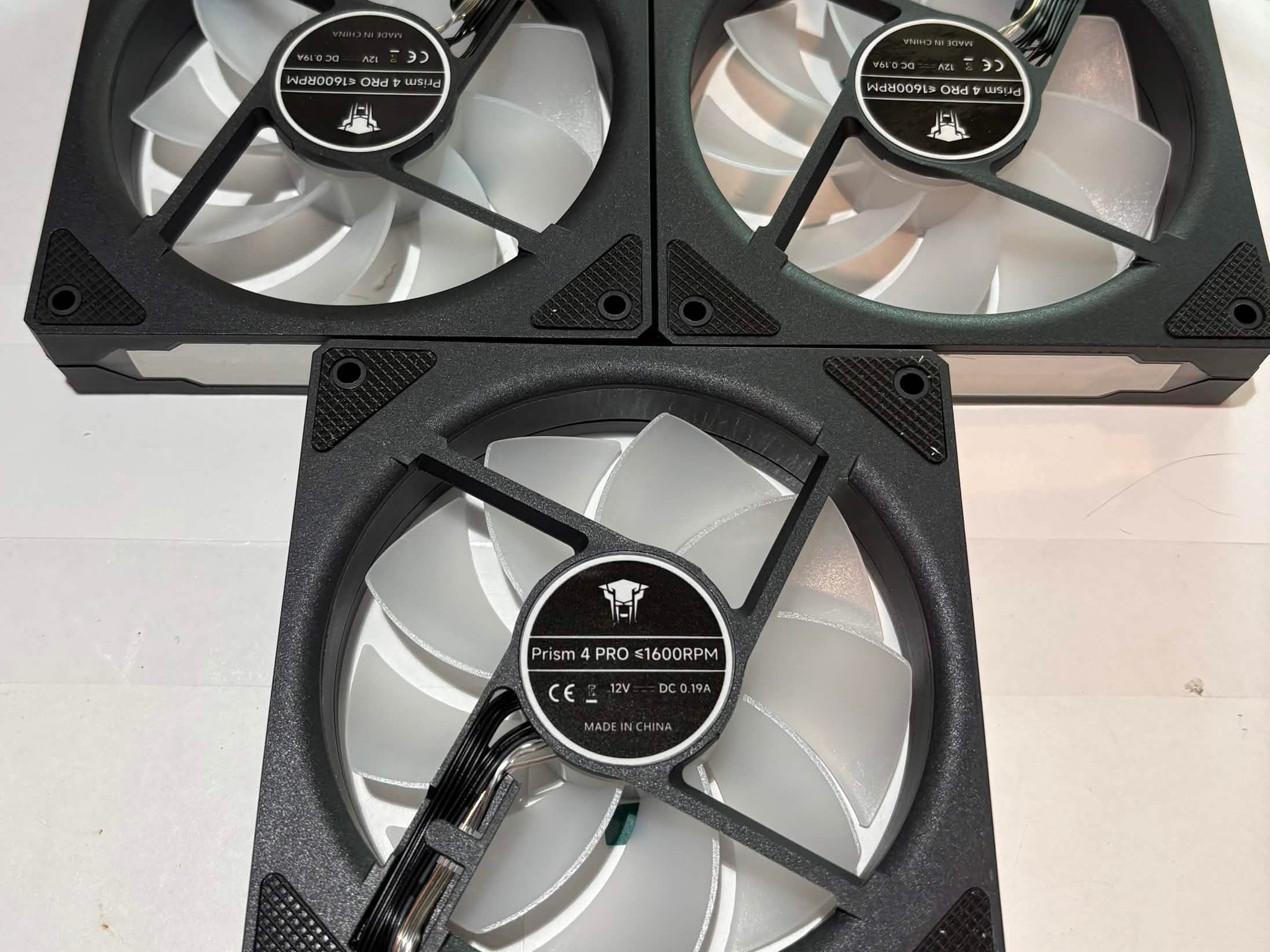Jungle Leopard Prism 4 PRO Black/White ARGB PWM Fans – 3 Pack