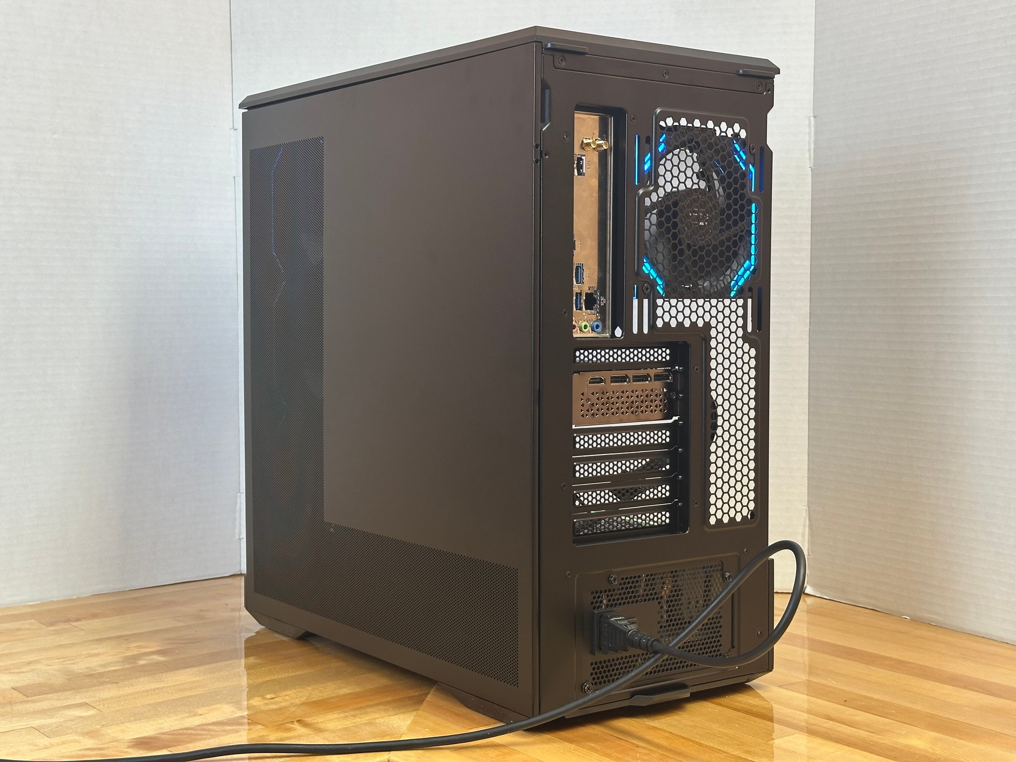 Ryzen 7 5800xt | Rtx 5060ti oc | 16gb ddr4