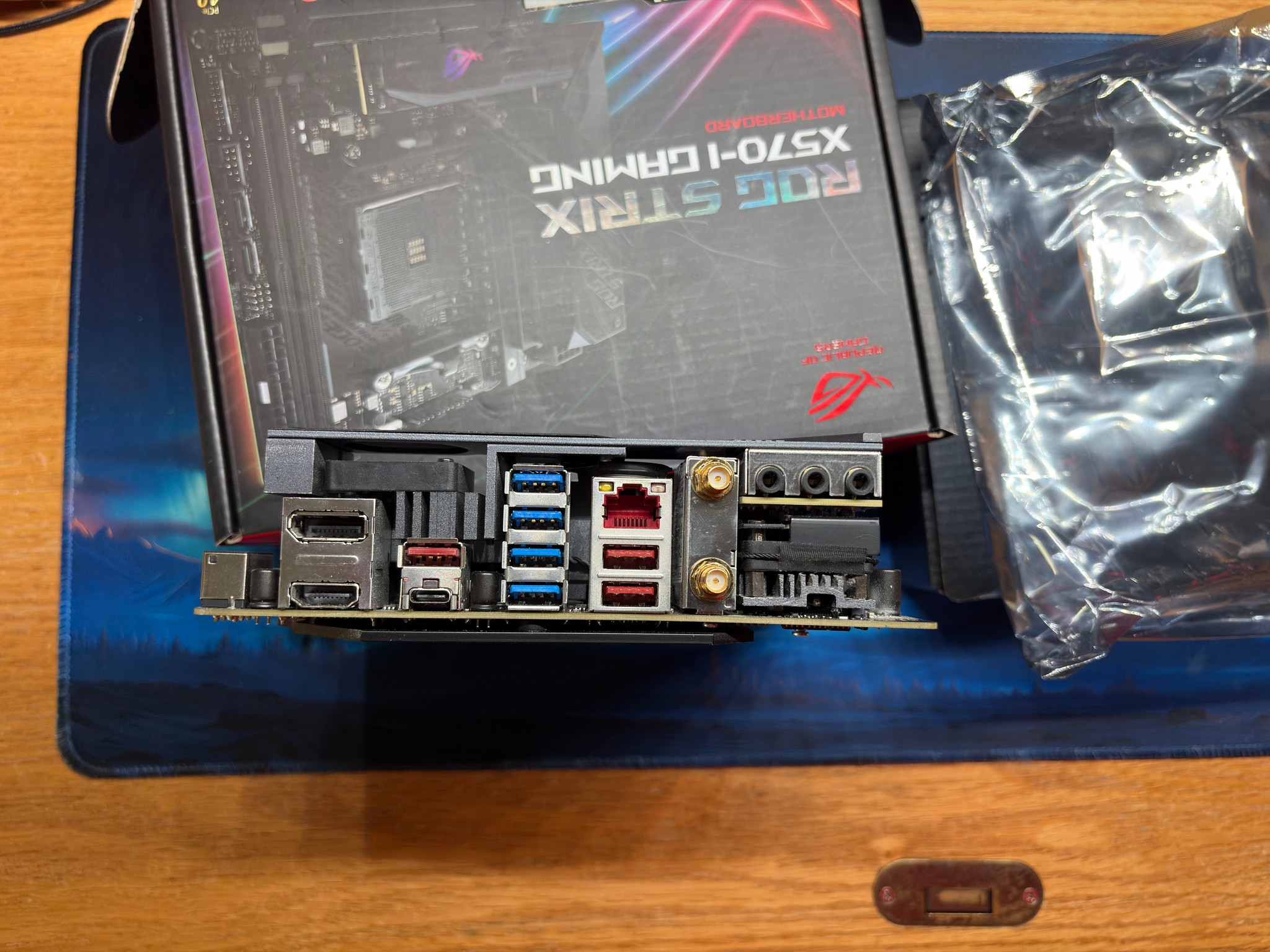 ASUS ROG Strix X570-I Gaming, X570 Mini-ITX Gaming Motherboard