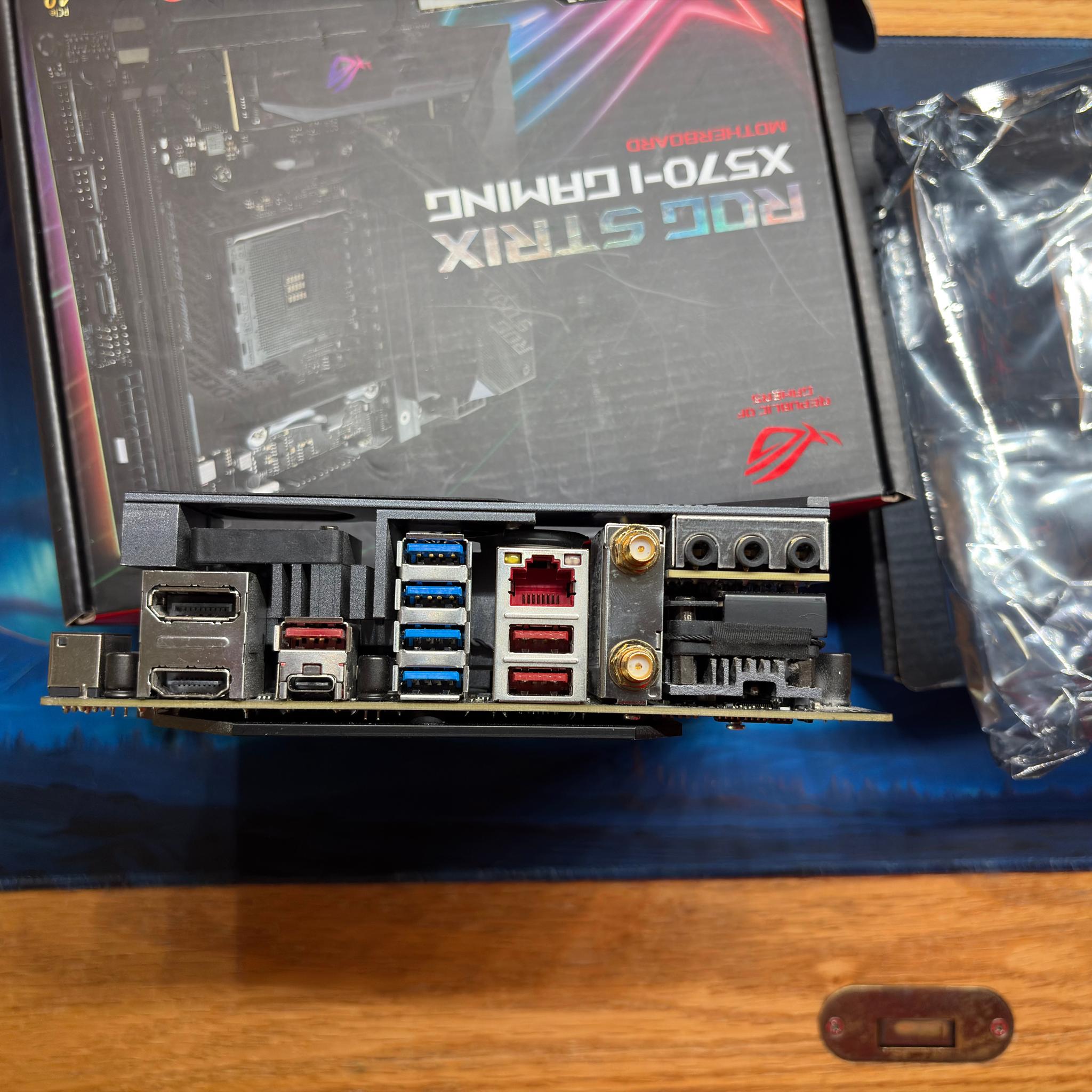 ASUS ROG Strix X570-I Gaming, X570 Mini-ITX Gaming Motherboard