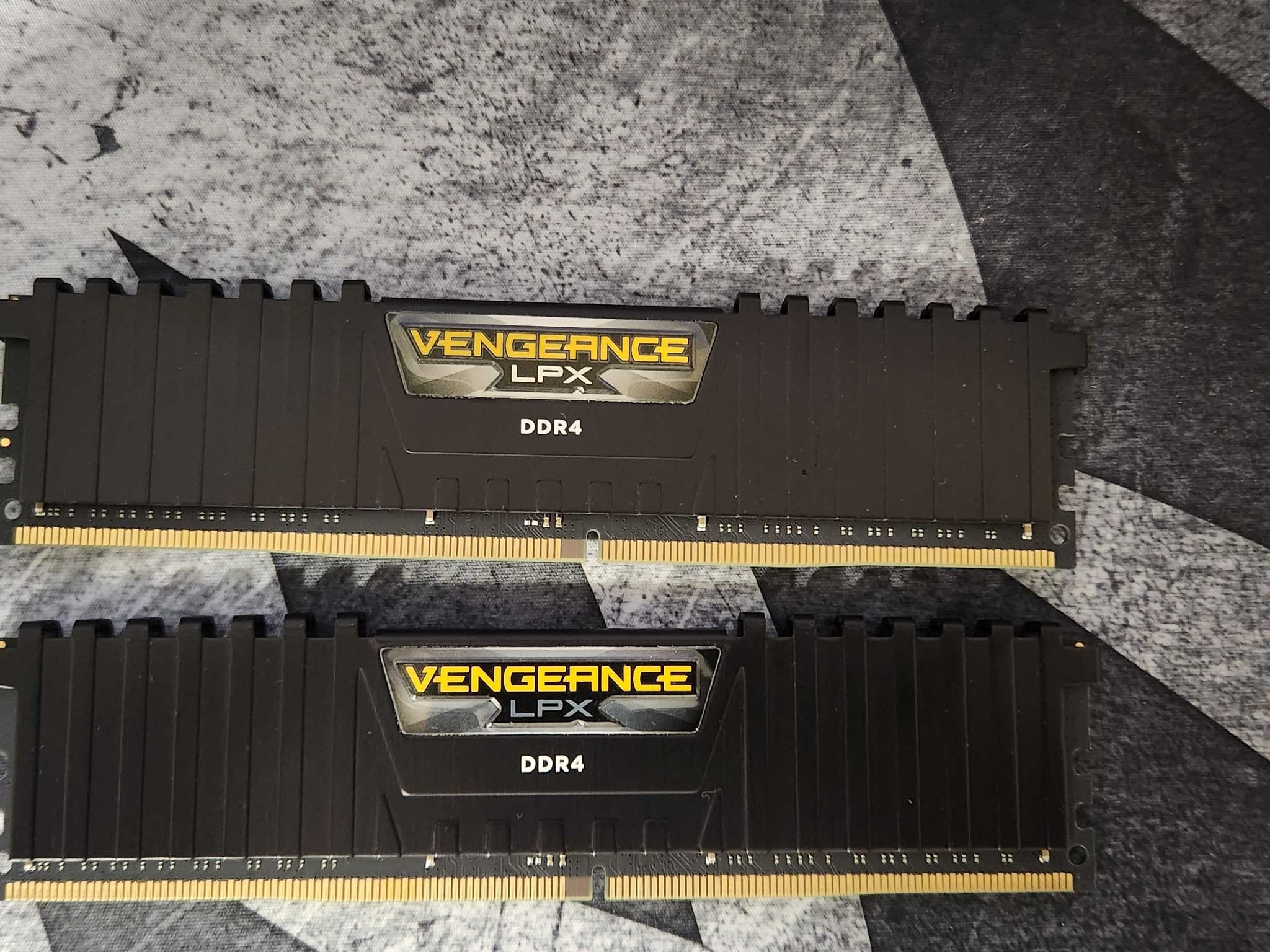 Corsair Vengeance LPX 64GB (2×32GB) DDR4 3200MHz CL16