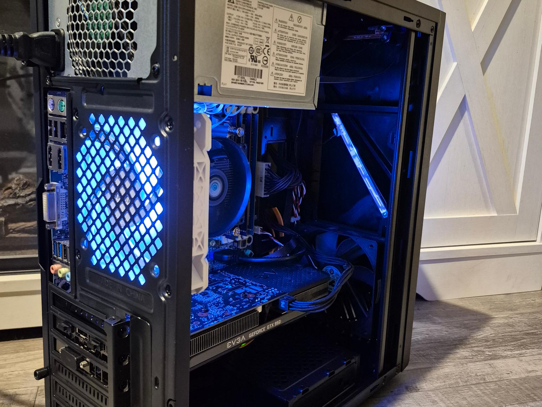 90 FPS Fortnite | i5-4570, 16GB RAM, 500GB SSD, GTX 950 2GB