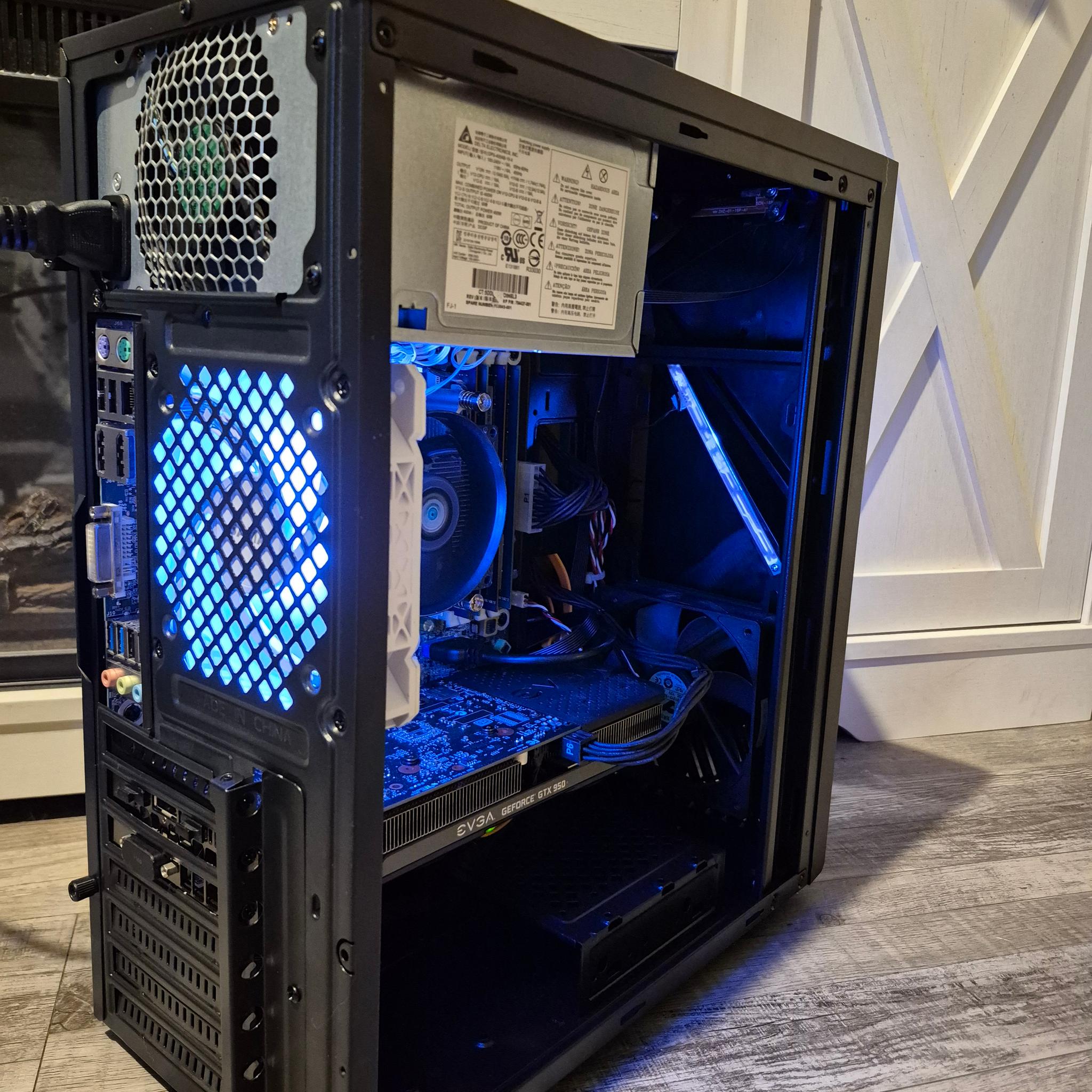 90 FPS Fortnite | i5-4570, 16GB RAM, 500GB SSD, GTX 950 2GB
