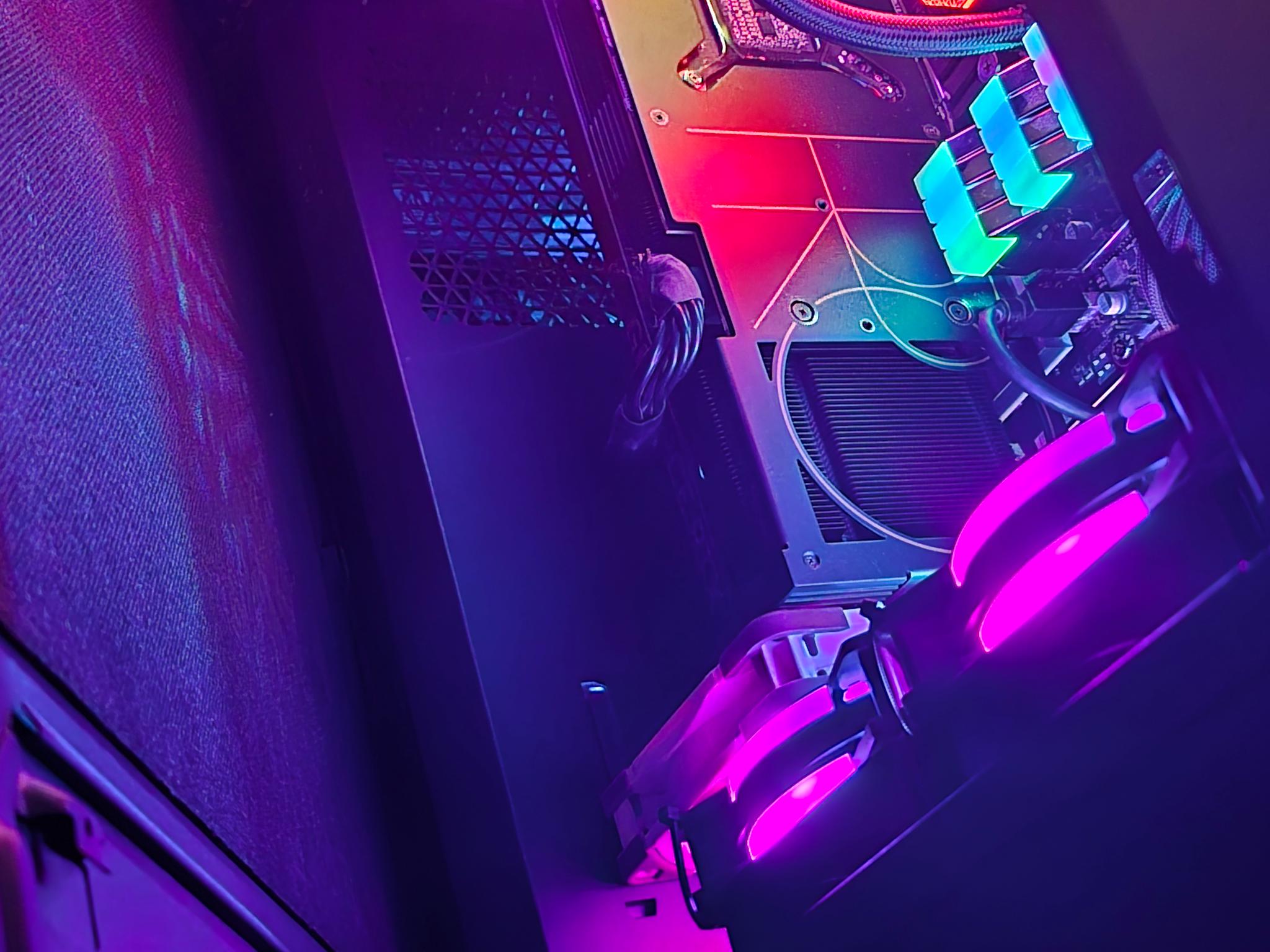 $900 Dollar Gaming PC - My boyfriends build - Works great, we just upgraded