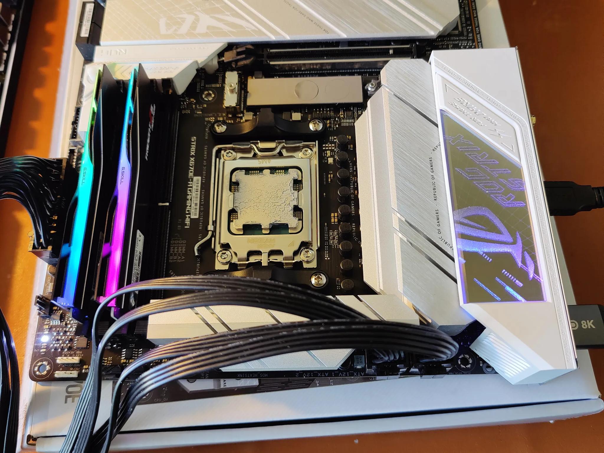 Asus strix X670e -A