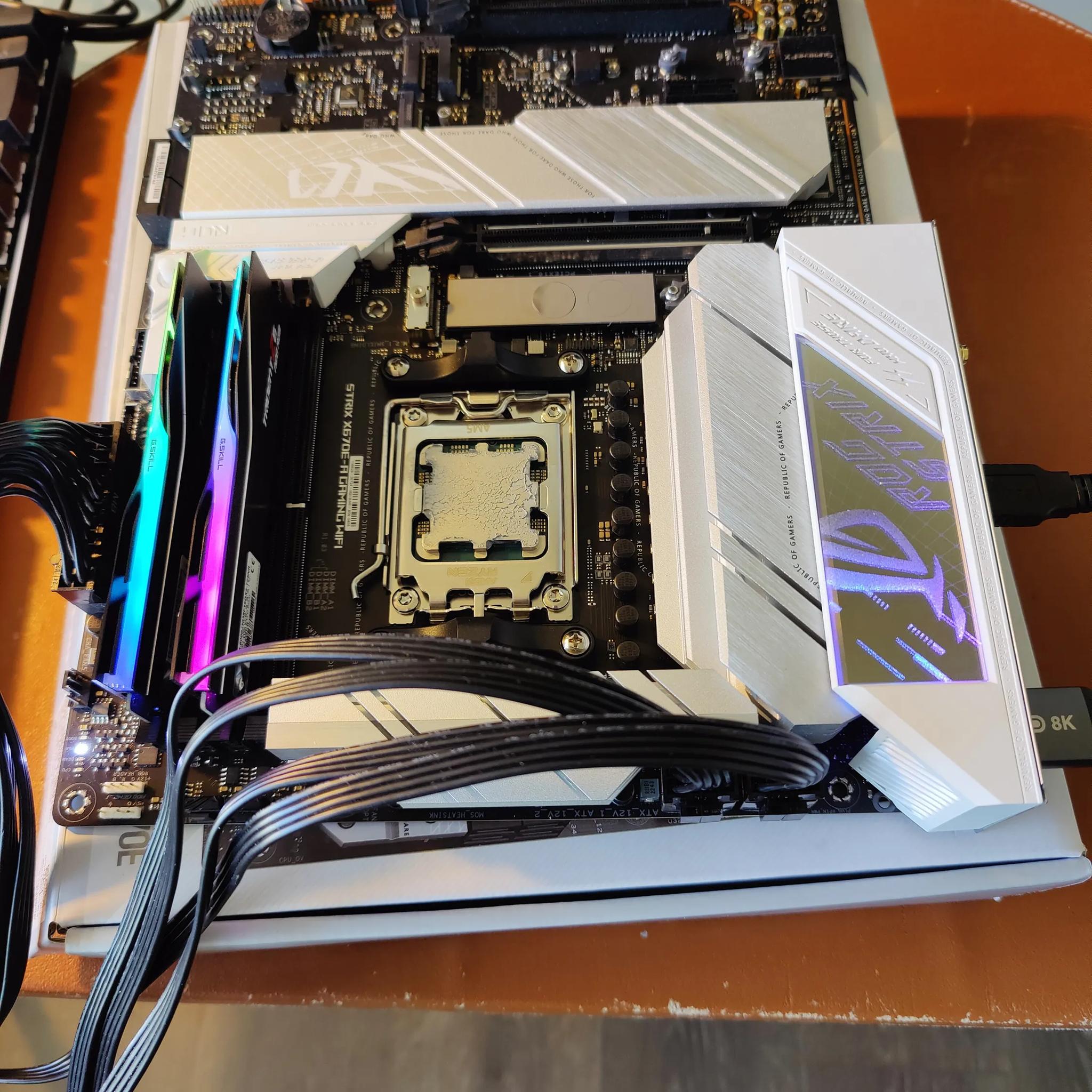Asus strix X670e -A