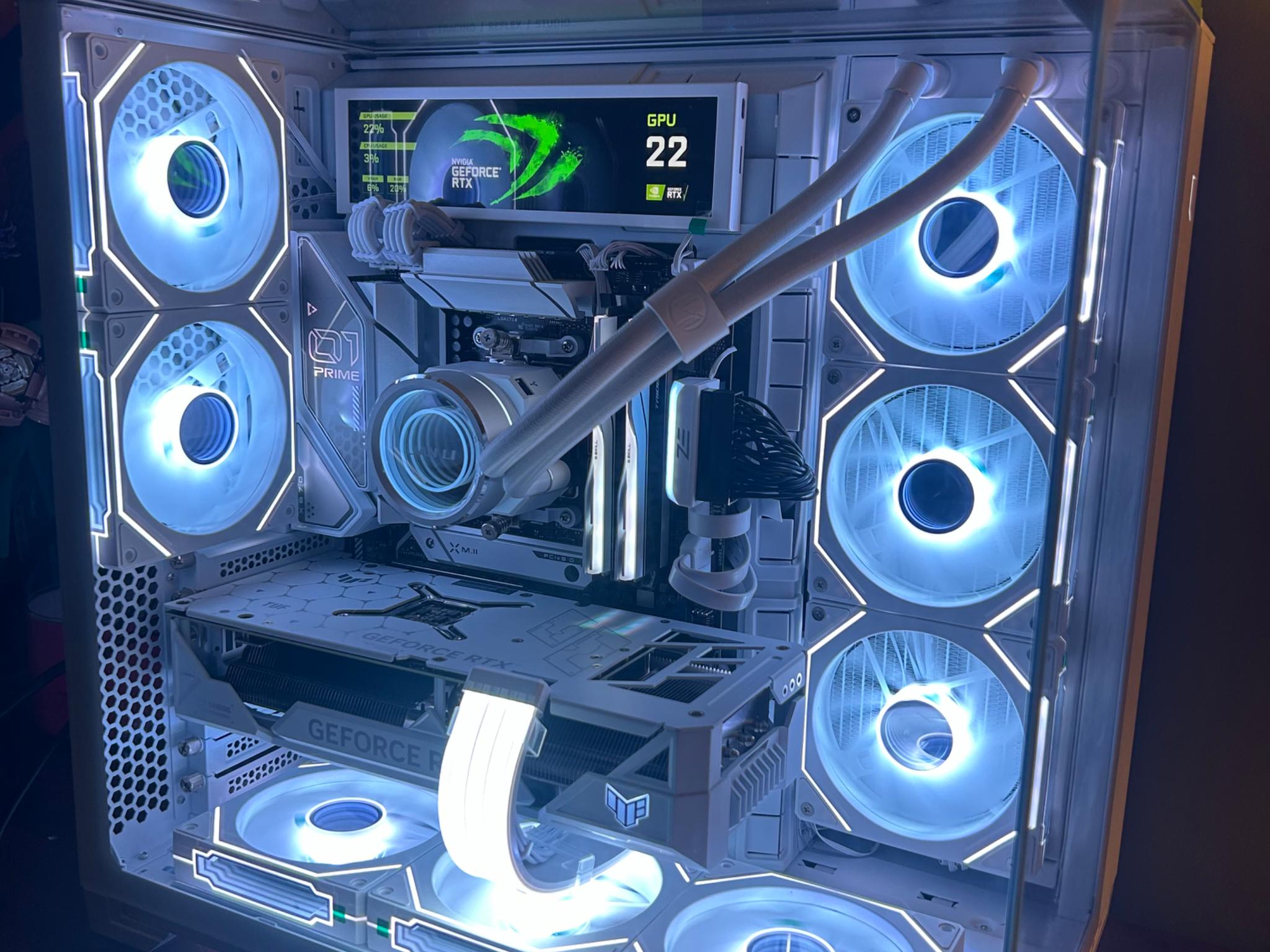 4070 ti super, 7900x, 32GB ram, 2TB Nvme, lian li all white pc