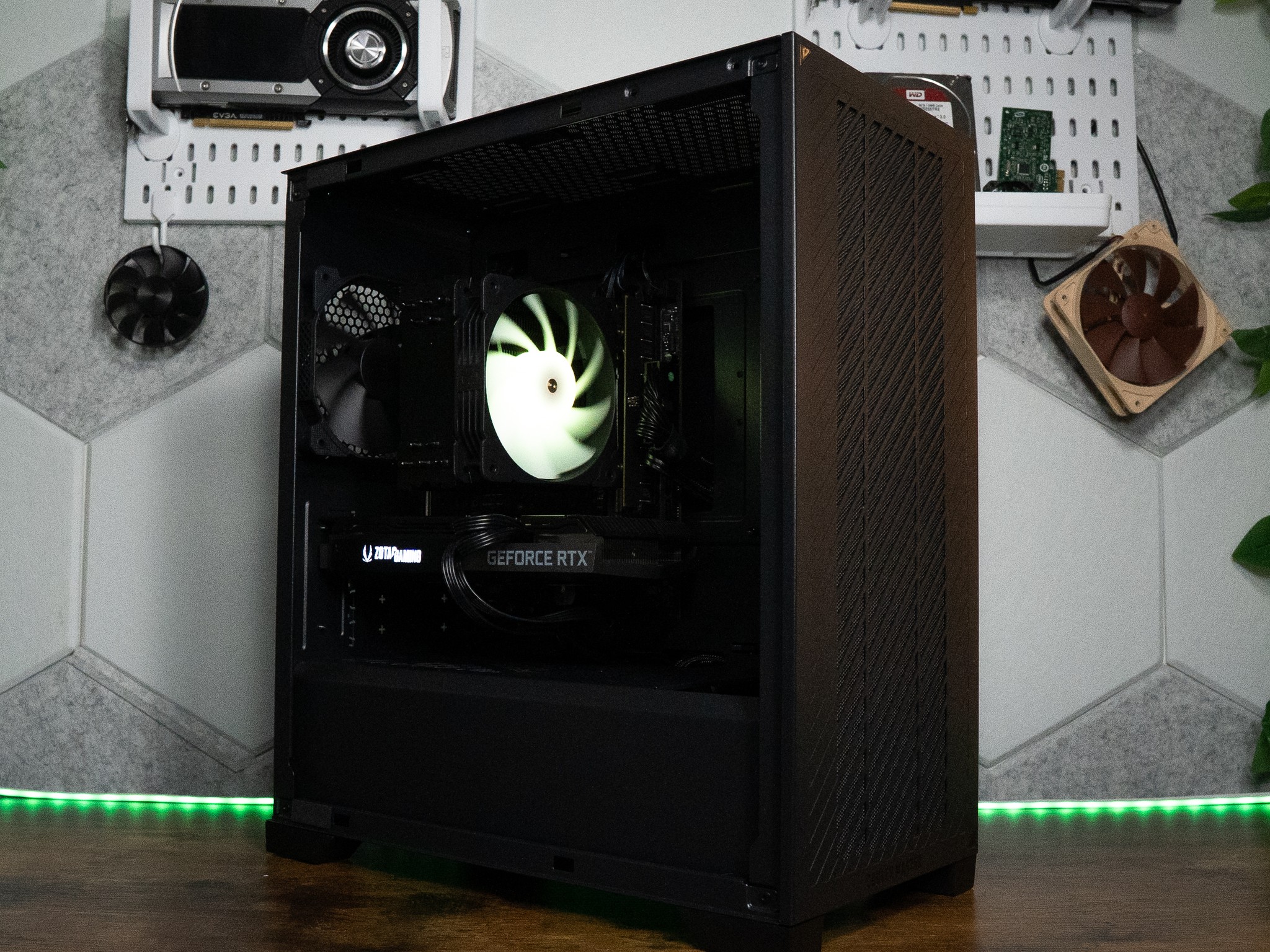❄️❄️ | ZOTAC RTX 3070 8GB | RYZEN 5 9600X | 32GB DDR5 RAM | 2TB | Arctic Blackout