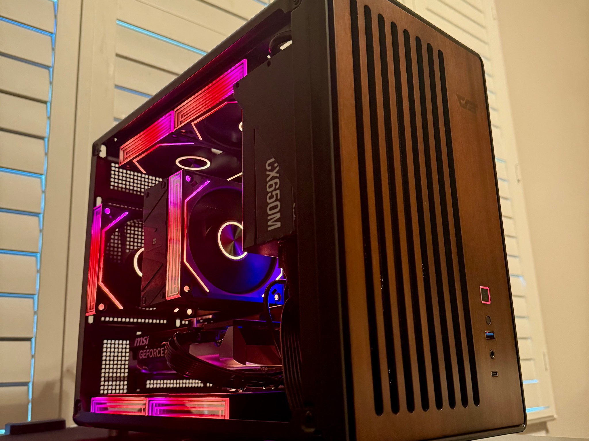 Portable Mini Gaming PC — RTX 5060 | Ryzen 5 7600X | 16GB DDR5 | 1TB M.2 NVMe
