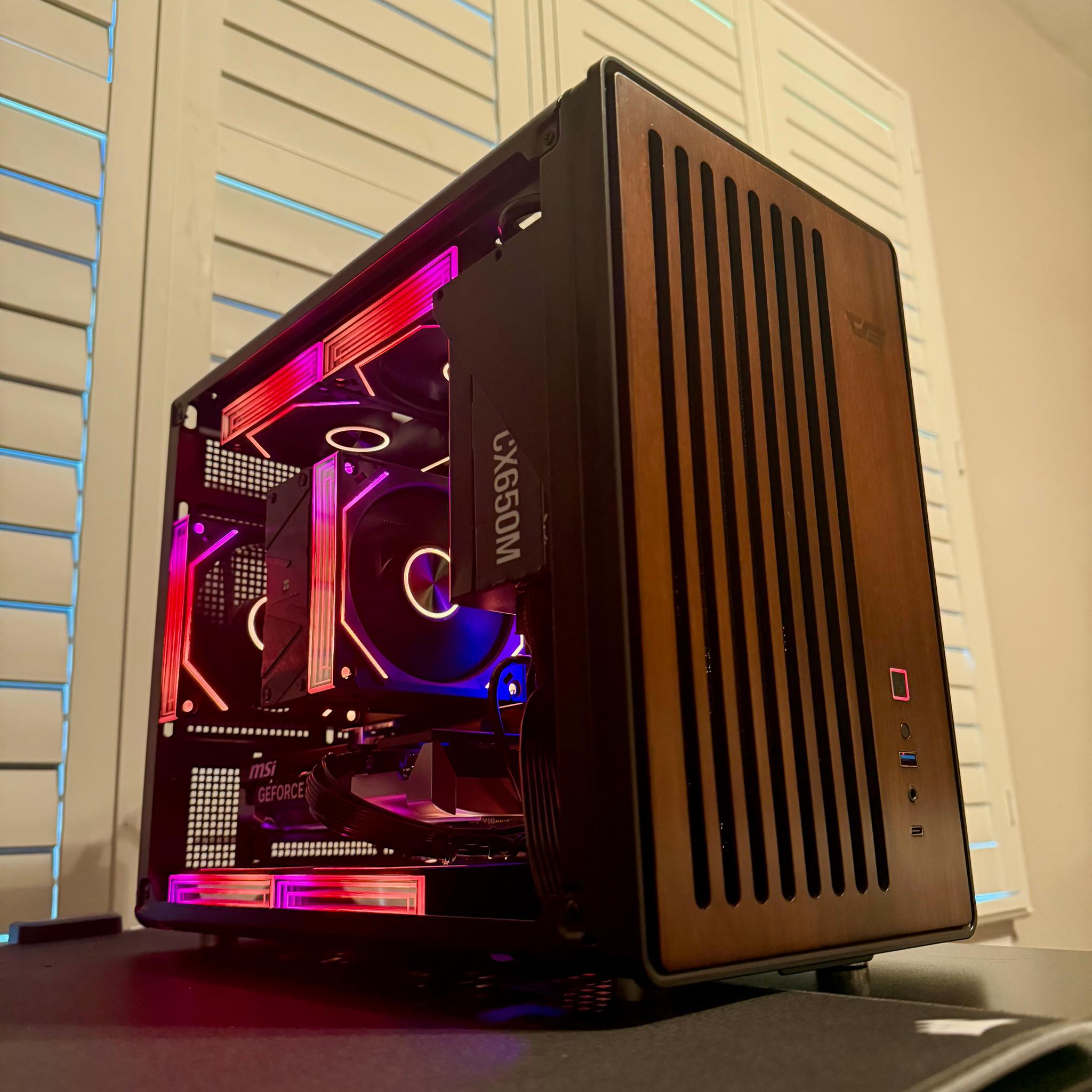 Portable Mini Gaming PC — RTX 5060 | Ryzen 5 7600X | 16GB DDR5 | 1TB M.2 NVMe