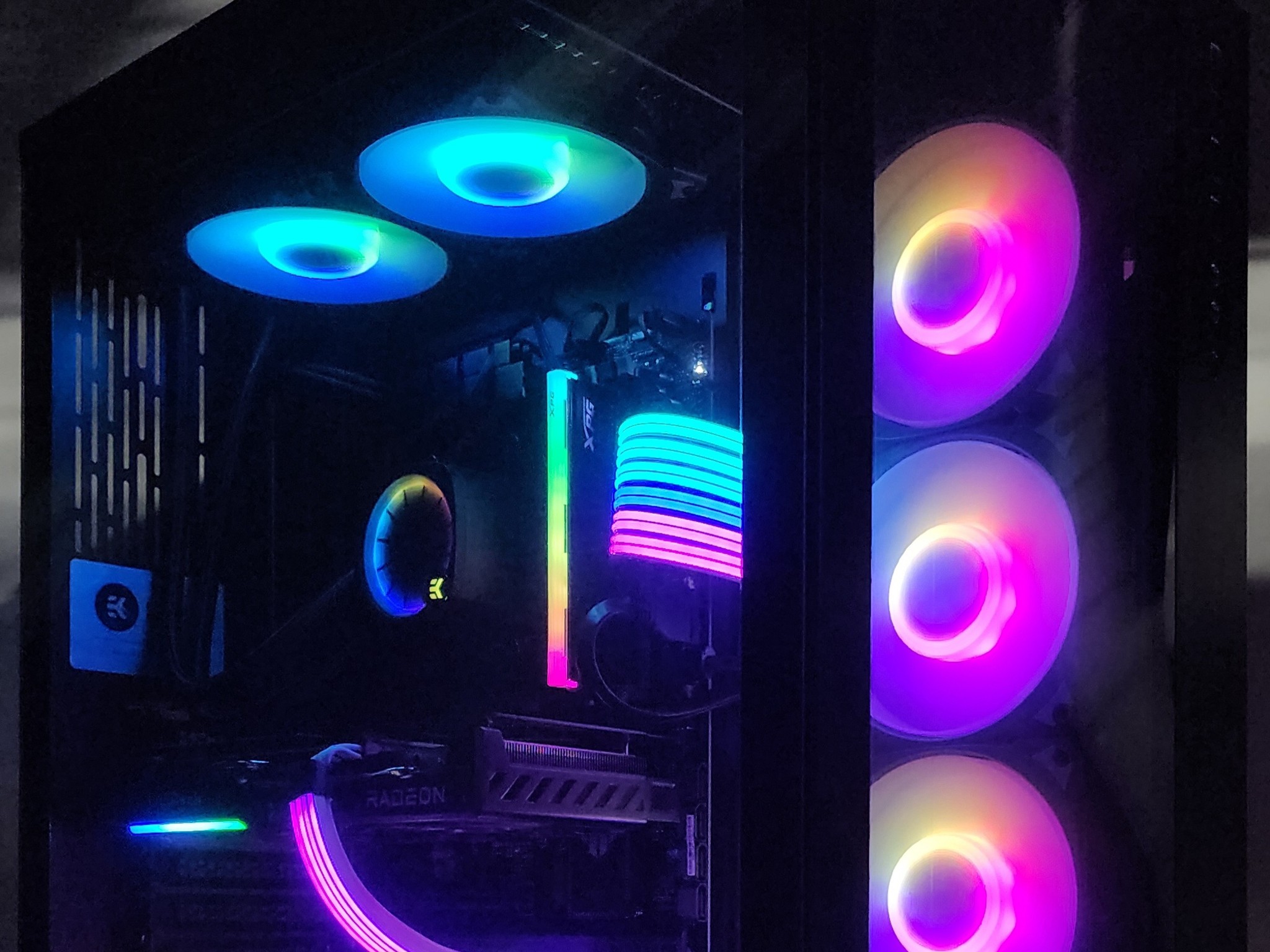 Gaming PC Ryzen 7 7700X 16GB RAM 1TB SSD RX 9060 8GB Windows 11 Computer