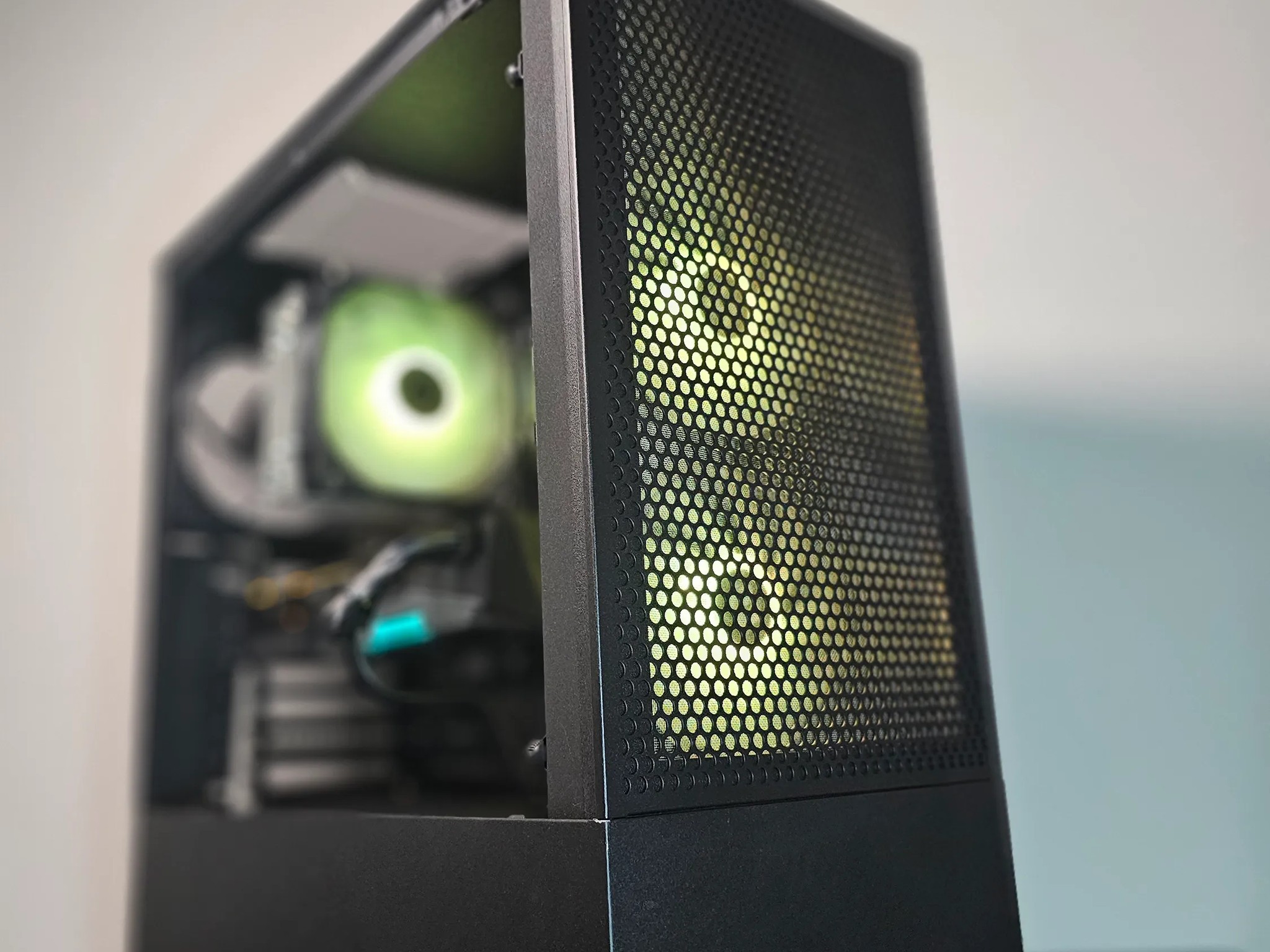 1080p-1440p RGB Gaming PC / RTX 3070 8GB / i5 12400f / 64GB DDR4 / 1TB SSD / WIFI + BT