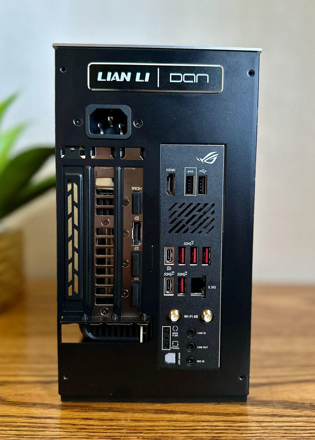 SFF PC RTX 5070 TI + R7X3D