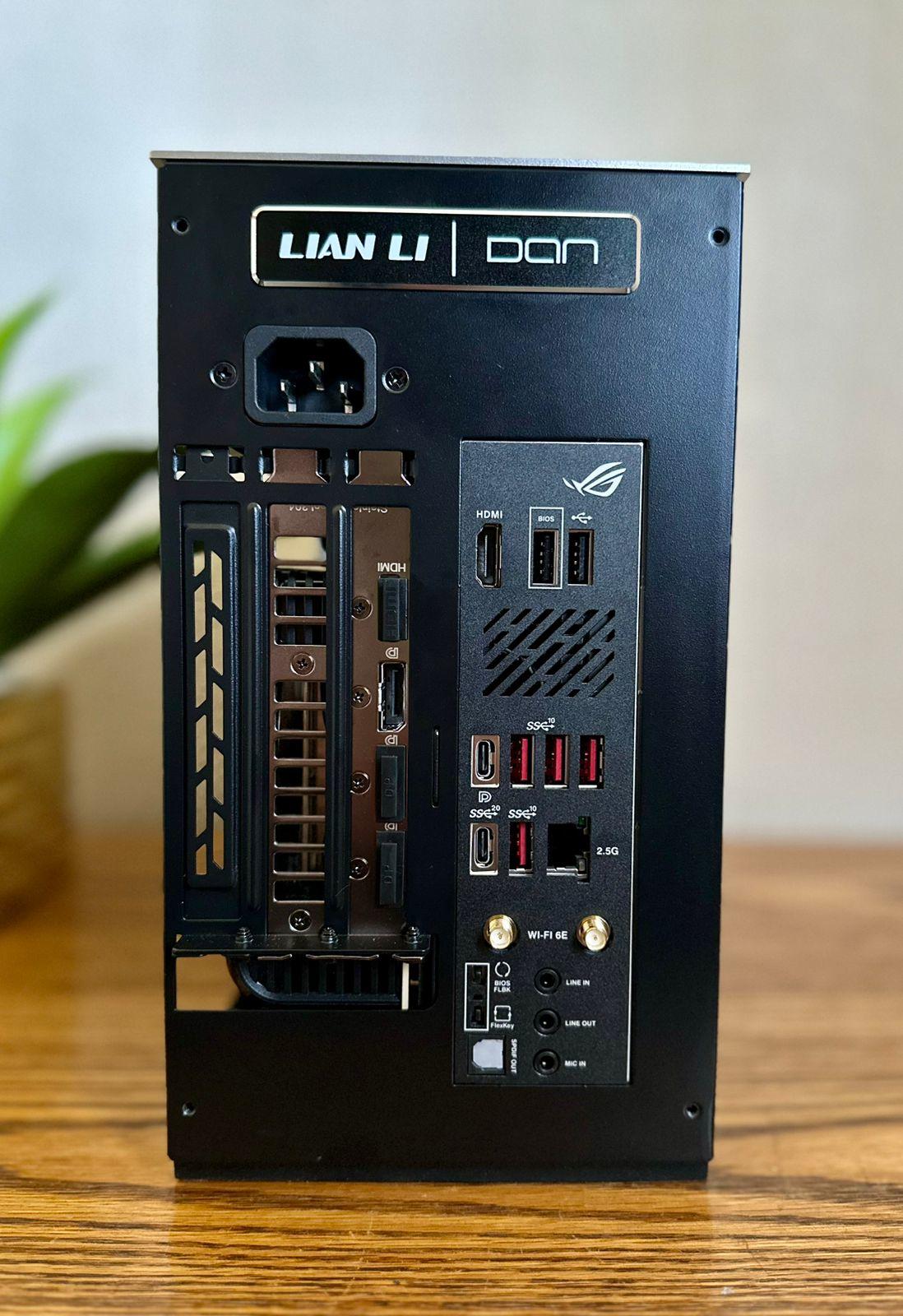 SFF PC RTX 5070 TI + R7X3D